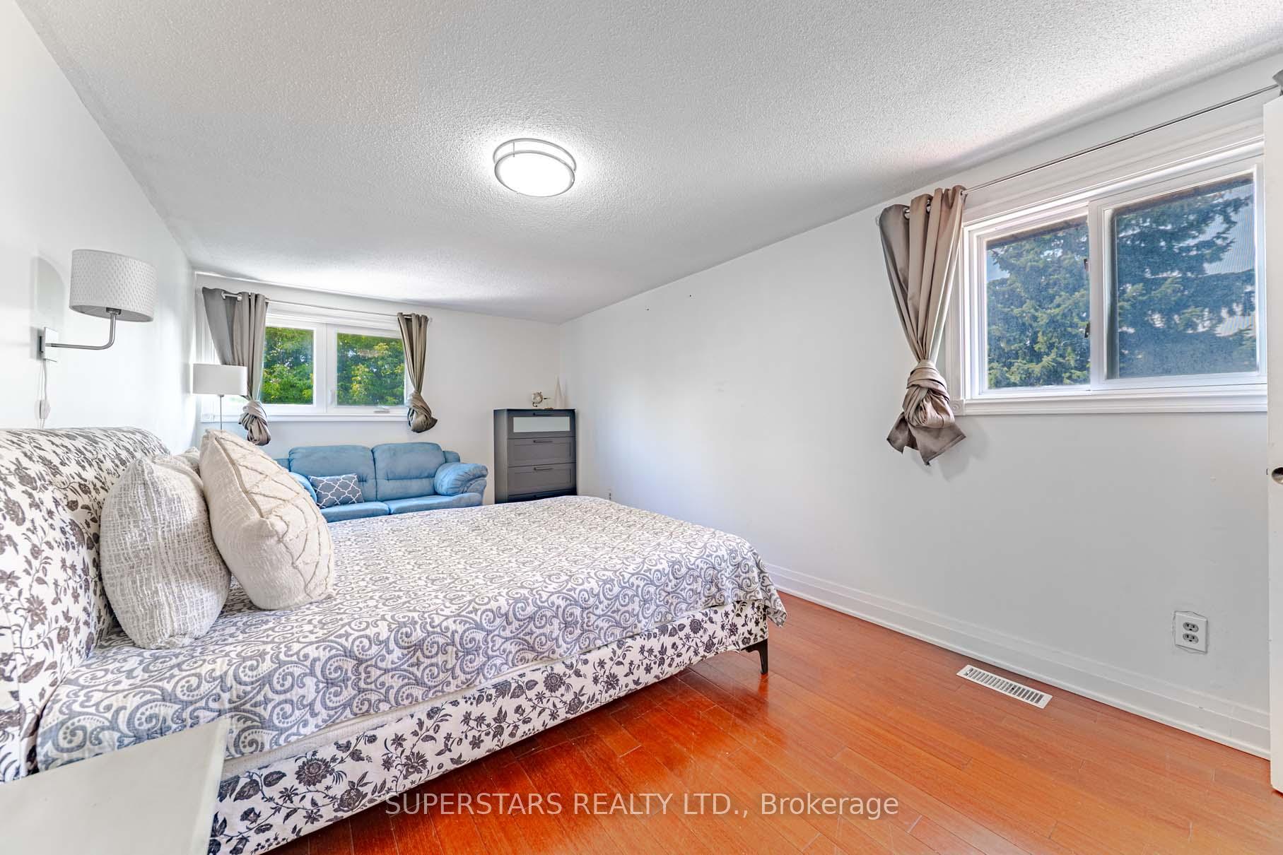 Photo 17 of 23 Cheeseman Drive, Markham, Milliken Mills West — HOMEH