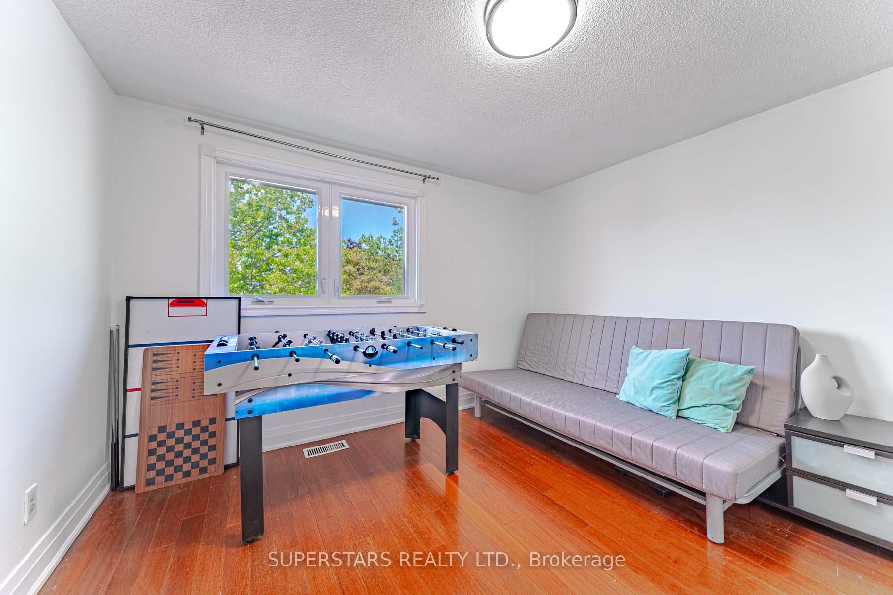 Photo 25 of 23 Cheeseman Drive, Markham, Milliken Mills West — HOMEH