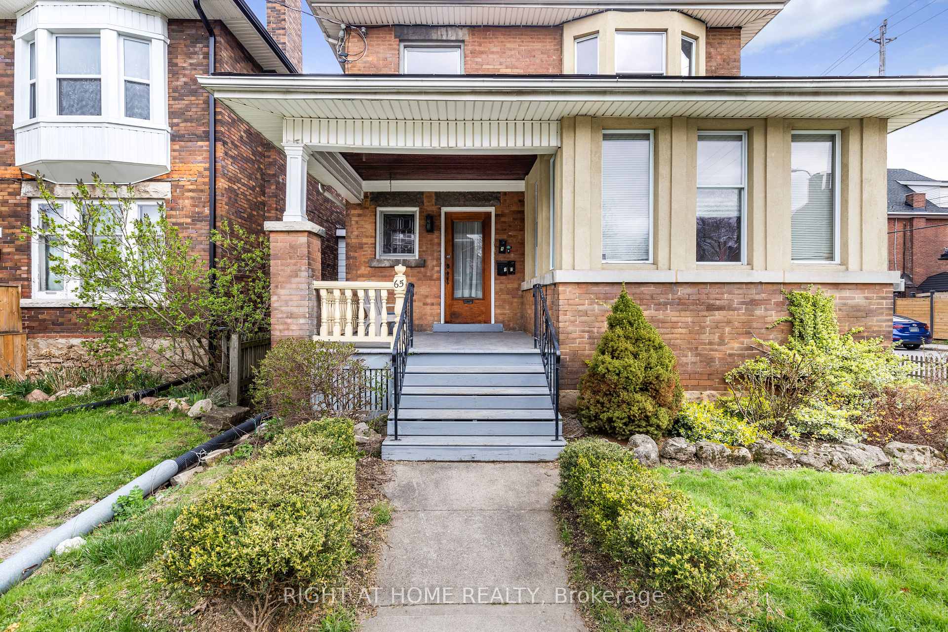 Photo 3 of Unit 3, 65 Fairholt Road S, Hamilton, Stipley — HOMEH