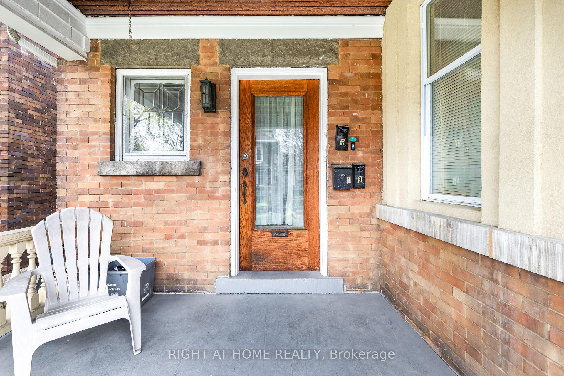 Photo 4 of Unit 3, 65 Fairholt Road S, Hamilton, Stipley — HOMEH