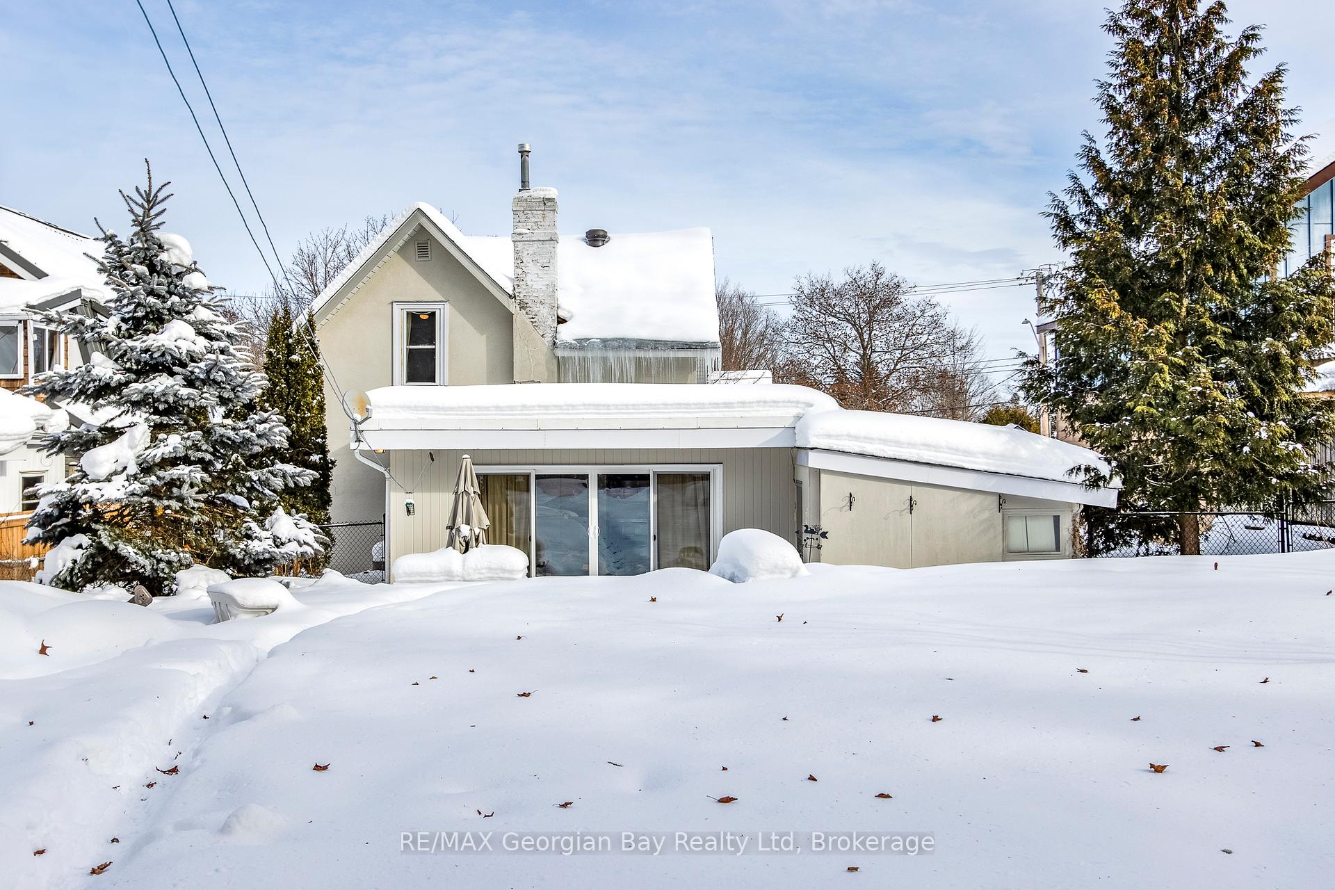 Photo 3 of 420 Mildred Street, Midland — HOMEH
