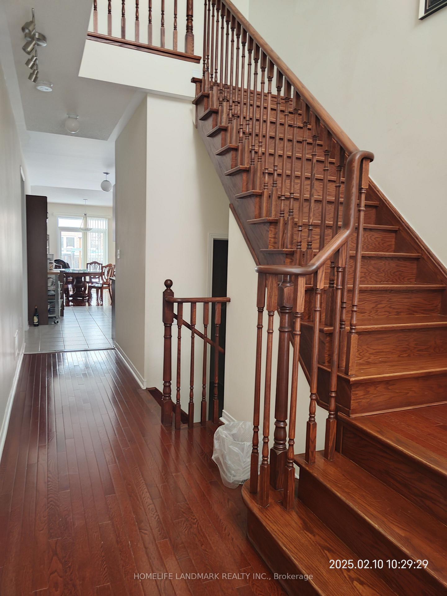 Photo 2 of 14 Kincaid Lane, Markham, Middlefield — HOMEH