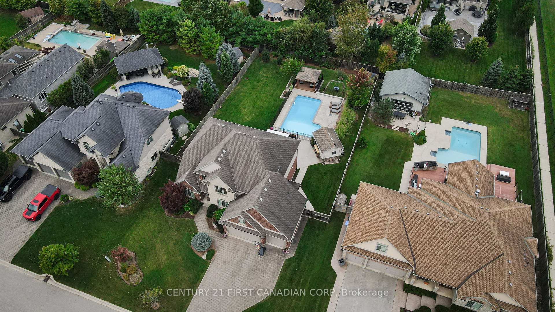 Photo 3 of 26 Baron Crescent, Middlesex Centre, Kilworth — HOMEH