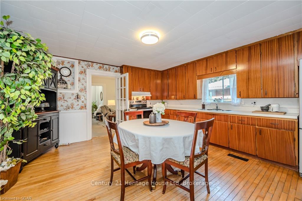 Photo 13 of 645 Yonge Street, Minto — HOMEH