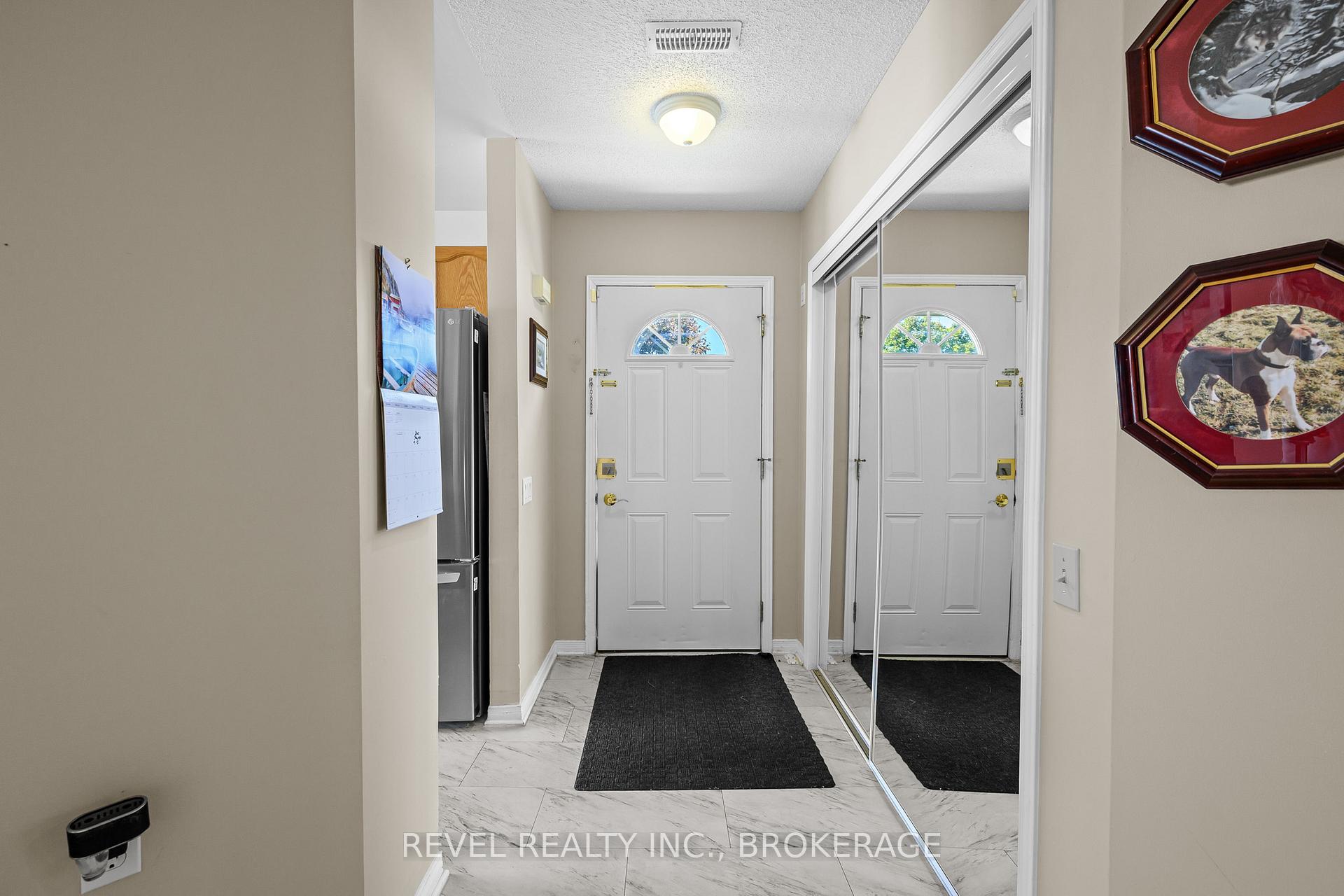 Photo 3 of 37 Wilfred Crescent, Kingston, Rideau — HOMEH