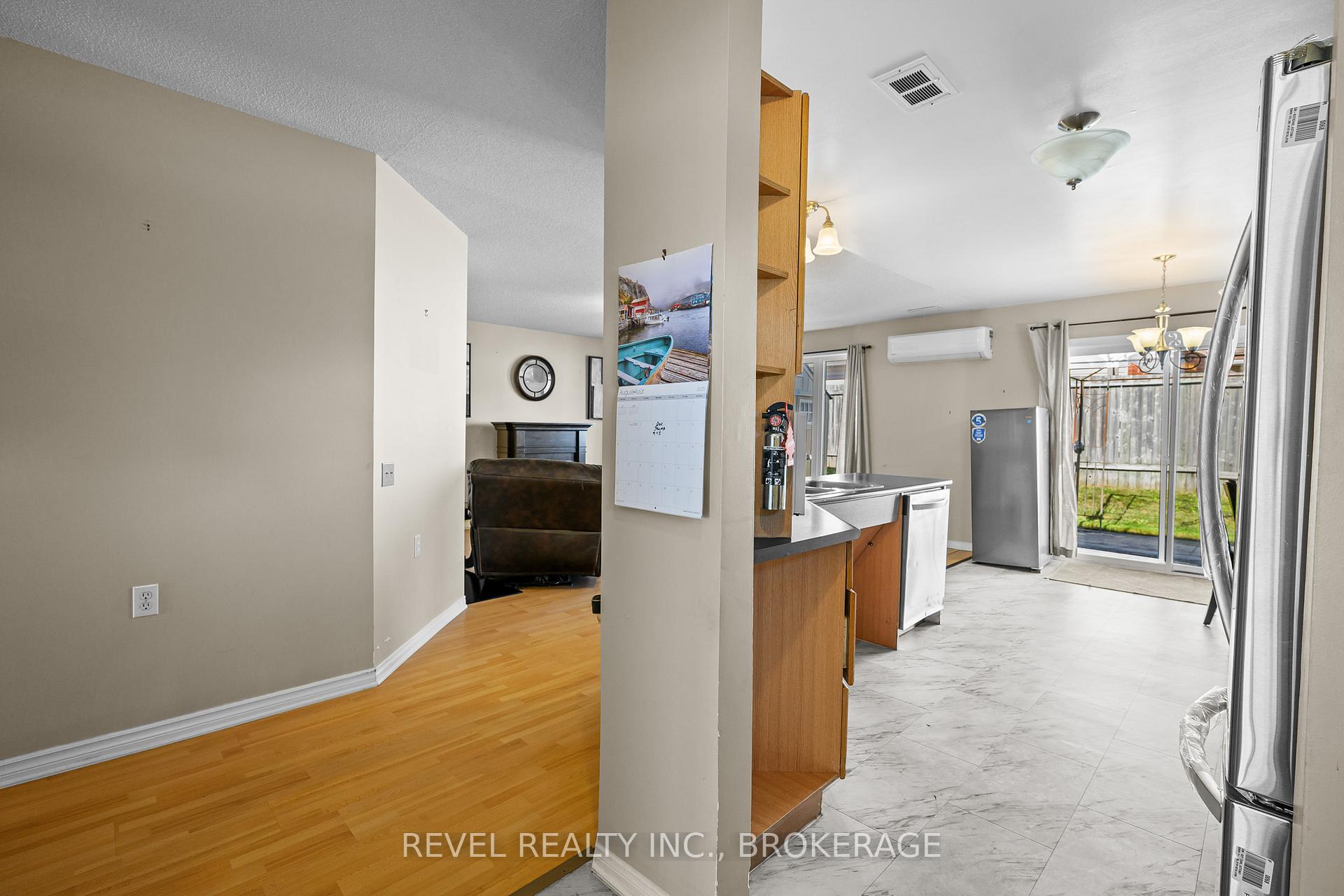 Photo 4 of 37 Wilfred Crescent, Kingston, Rideau — HOMEH