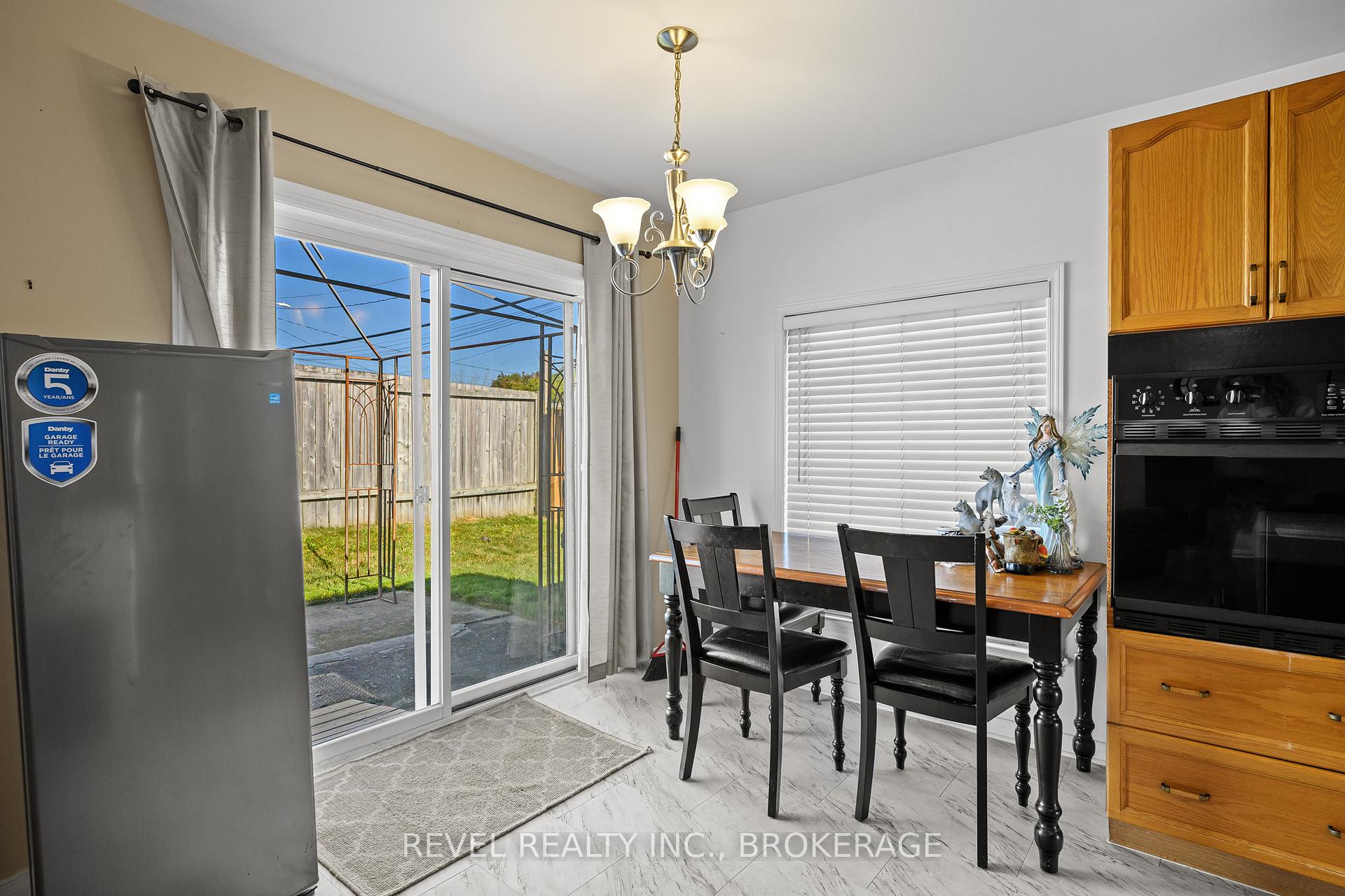 Photo 6 of 37 Wilfred Crescent, Kingston, Rideau — HOMEH