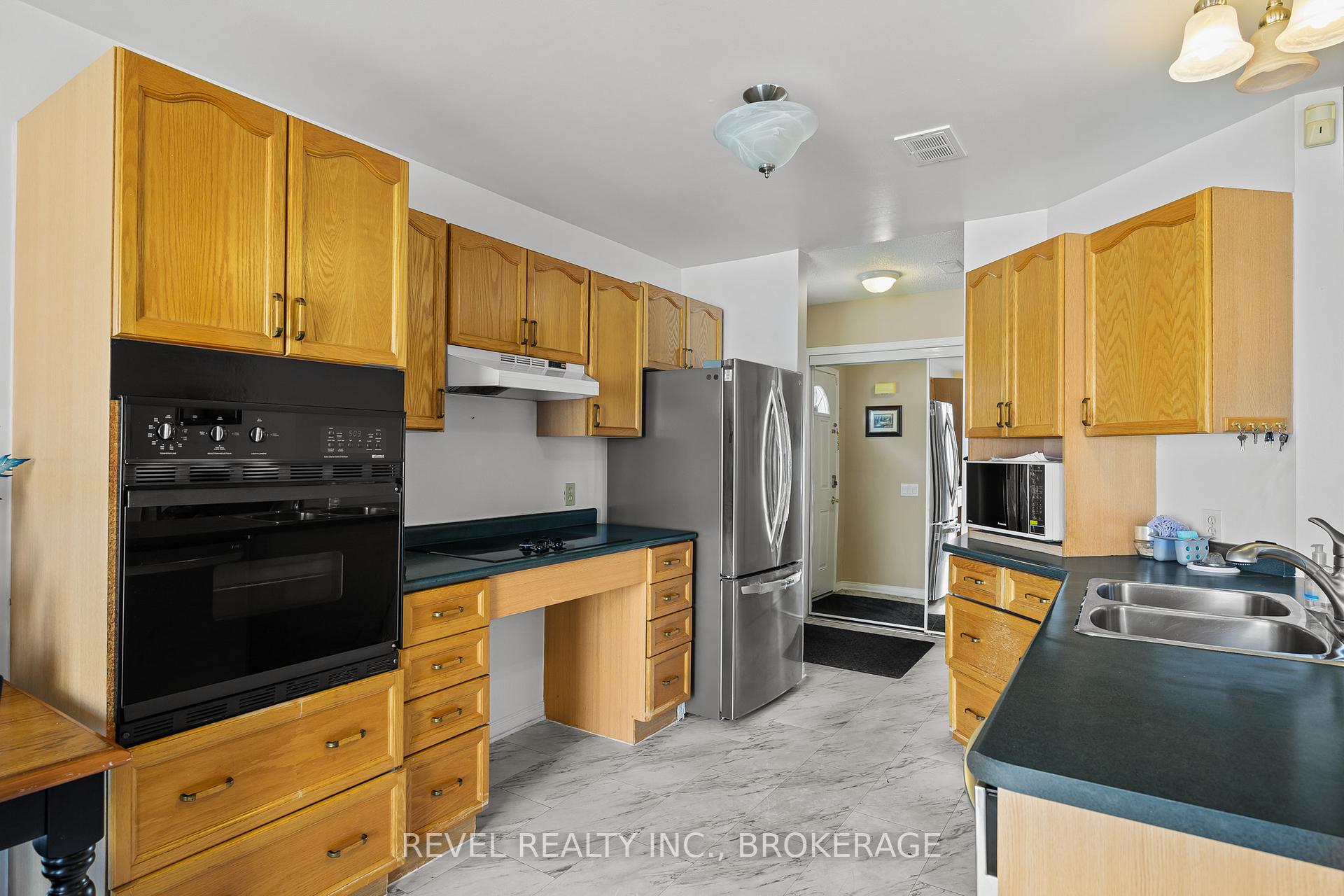 Photo 7 of 37 Wilfred Crescent, Kingston, Rideau — HOMEH