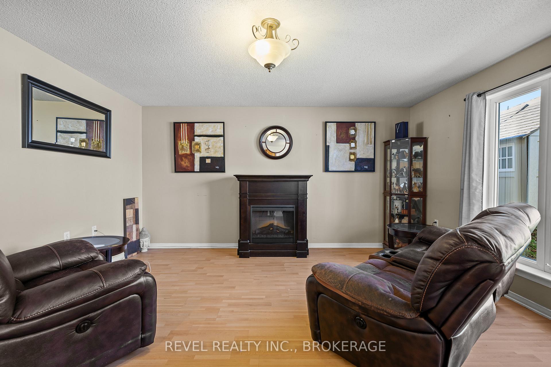 Photo 9 of 37 Wilfred Crescent, Kingston, Rideau — HOMEH