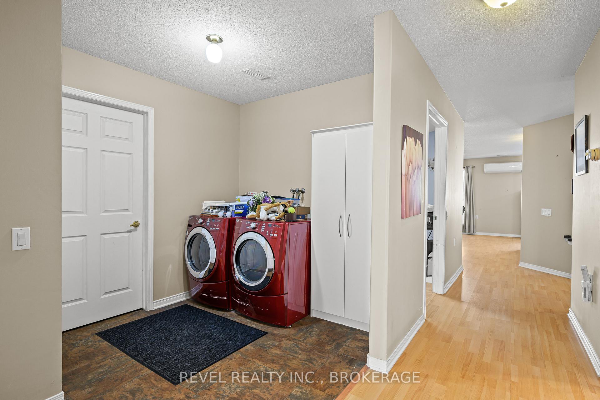 Photo 11 of 37 Wilfred Crescent, Kingston, Rideau — HOMEH