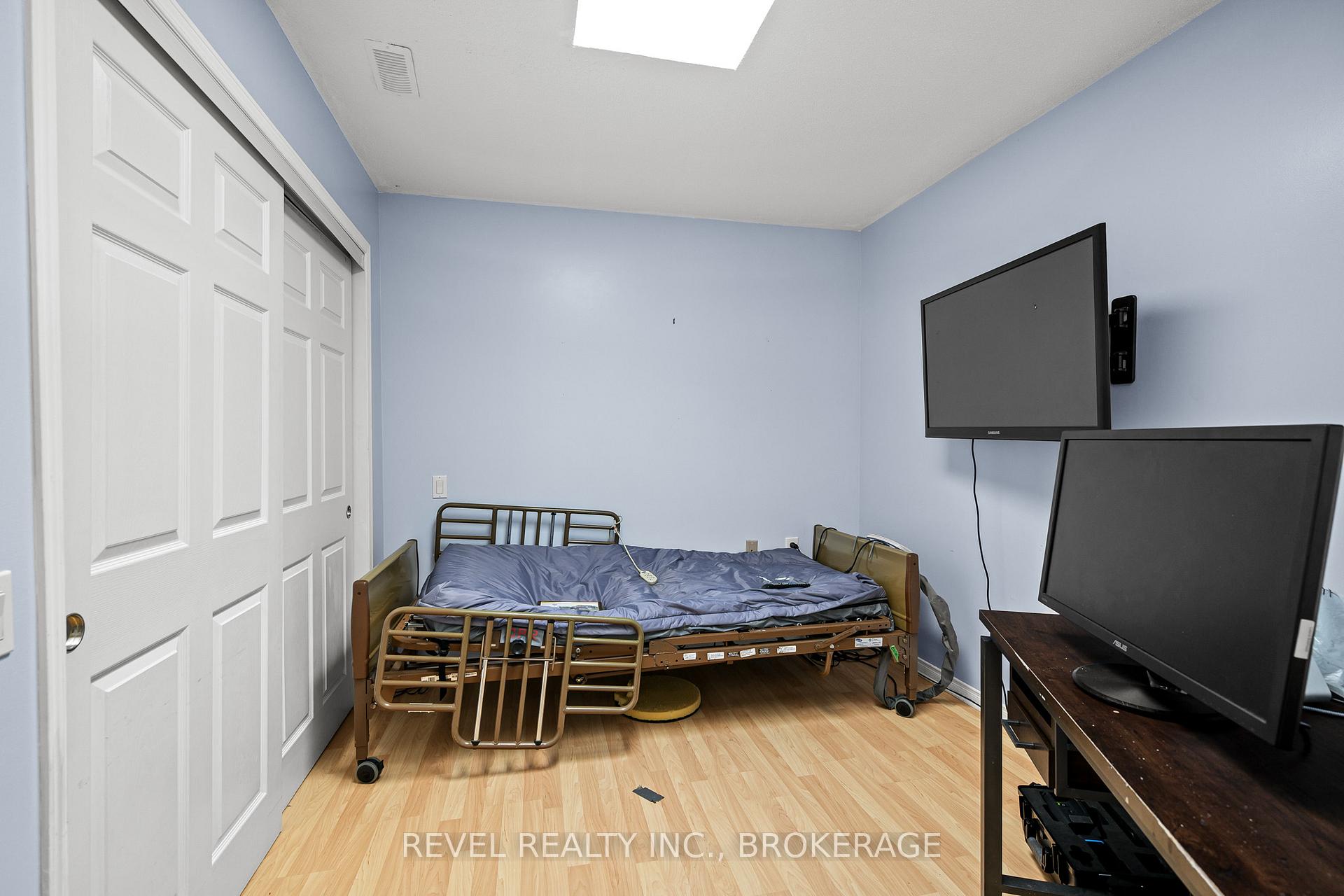 Photo 12 of 37 Wilfred Crescent, Kingston, Rideau — HOMEH