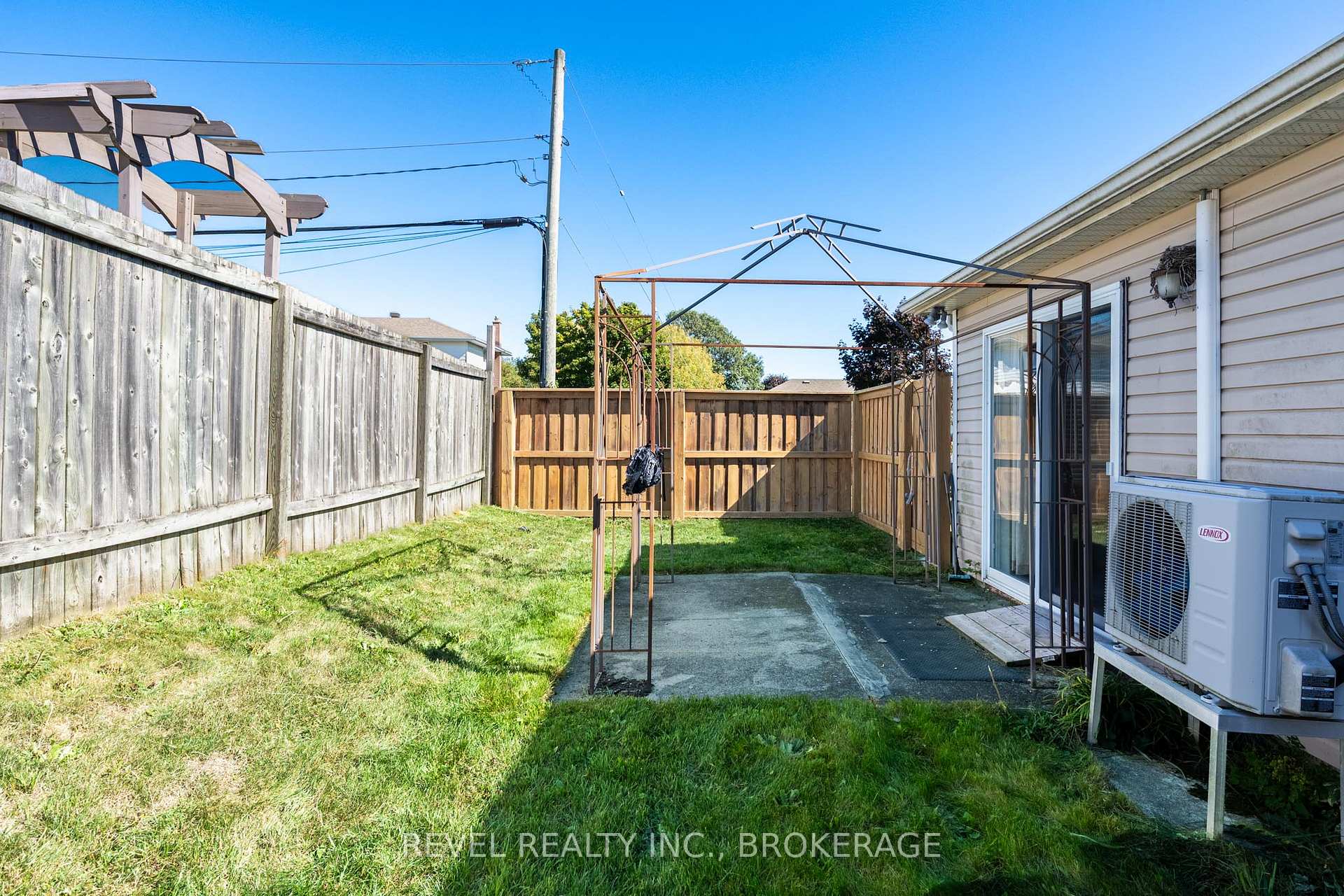 Photo 21 of 37 Wilfred Crescent, Kingston, Rideau — HOMEH