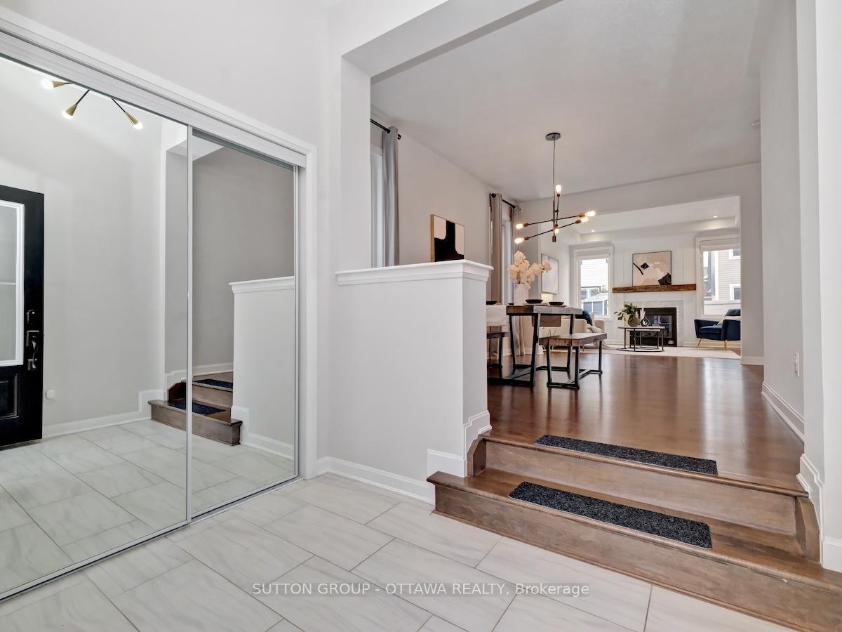 Photo 2 of 350 Meadowbreeze Drive, Ottawa, Kanata - Emerald Meadows/Trailwest — HOMEH