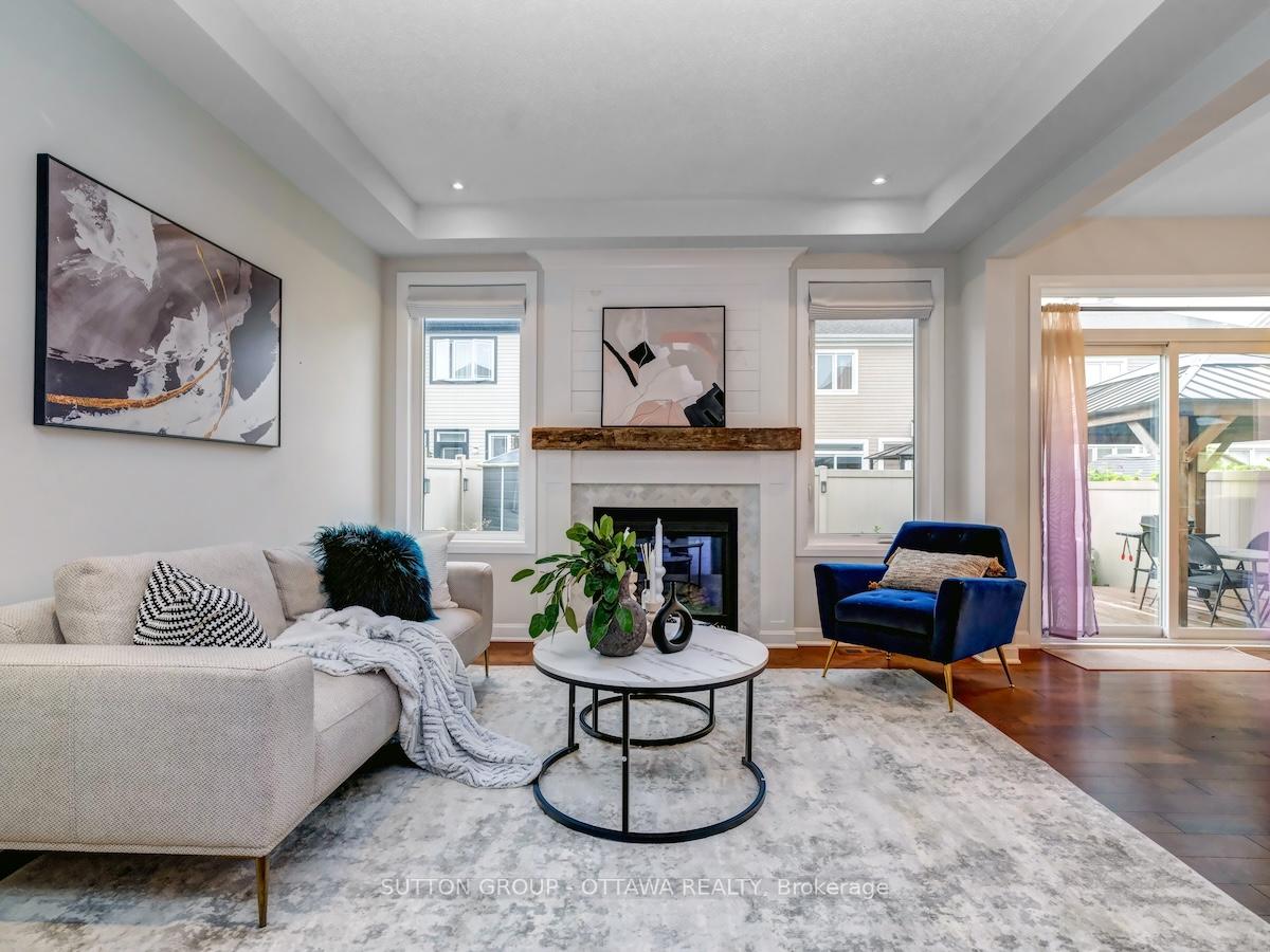 Photo 3 of 350 Meadowbreeze Drive, Ottawa, Kanata - Emerald Meadows/Trailwest — HOMEH