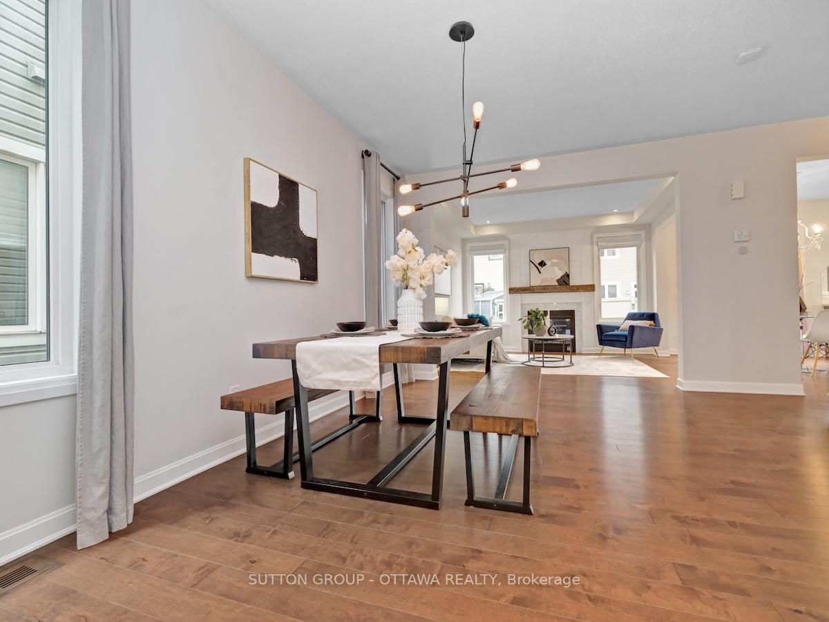 Photo 10 of 350 Meadowbreeze Drive, Ottawa, Kanata - Emerald Meadows/Trailwest — HOMEH
