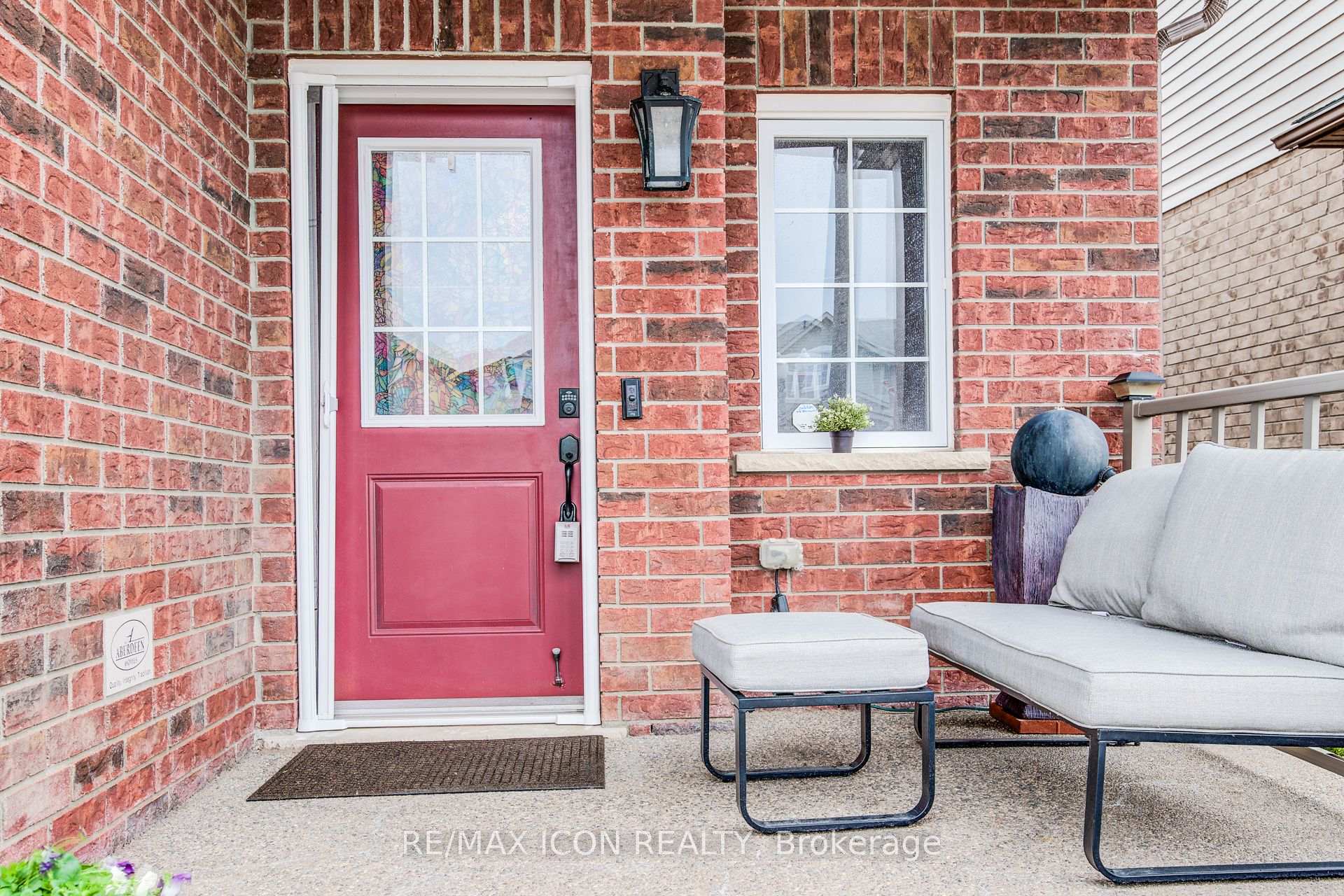 Photo 4 of 1428 Old Zeller Drive, Kitchener, Grand River South — HOMEH