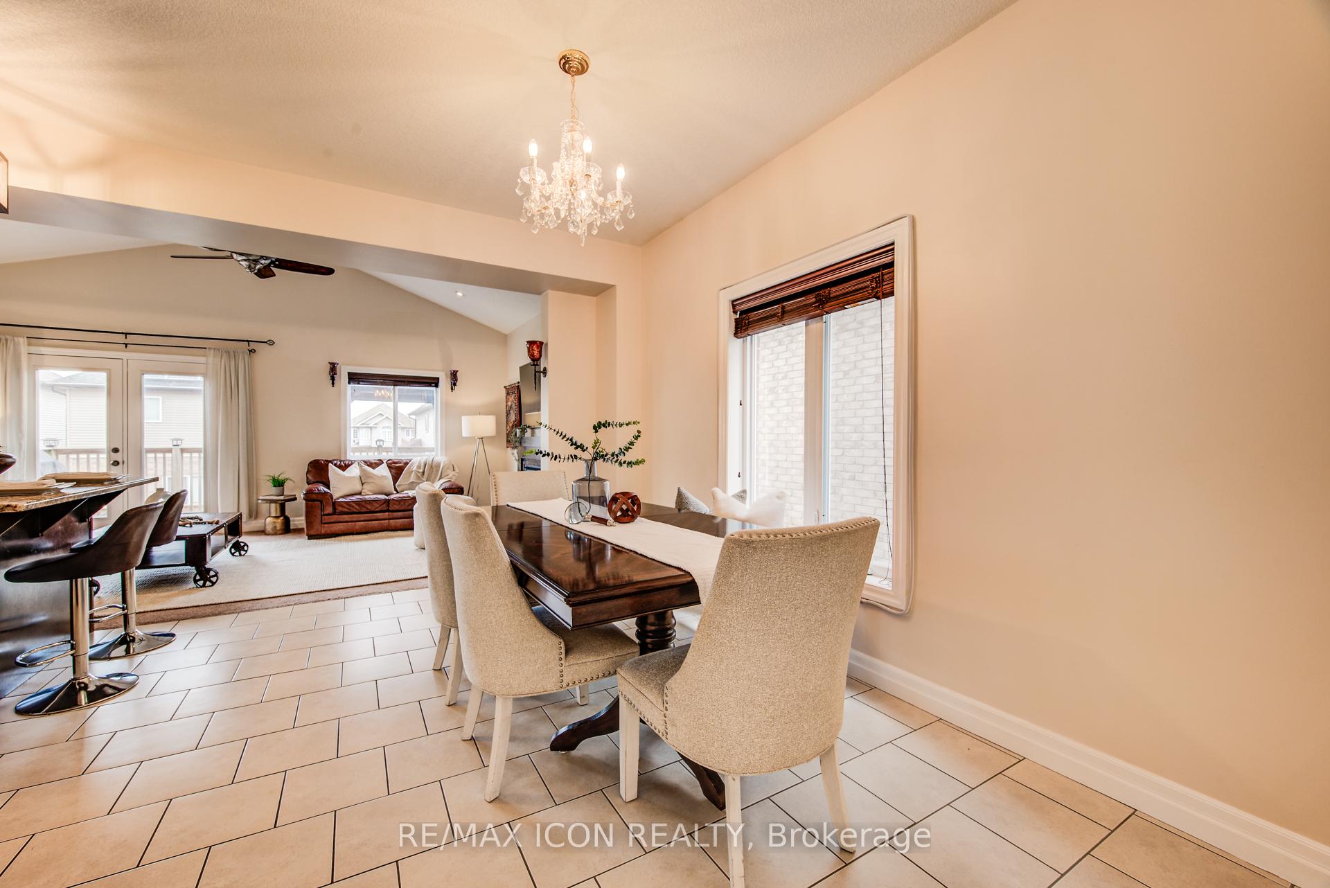 Photo 10 of 1428 Old Zeller Drive, Kitchener, Grand River South — HOMEH