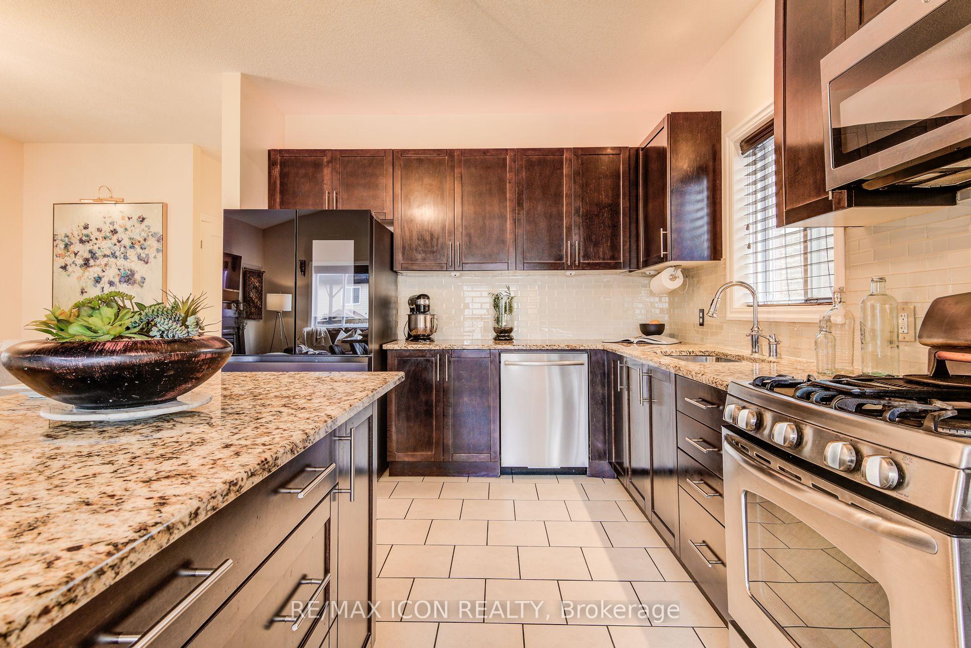 Photo 12 of 1428 Old Zeller Drive, Kitchener, Grand River South — HOMEH