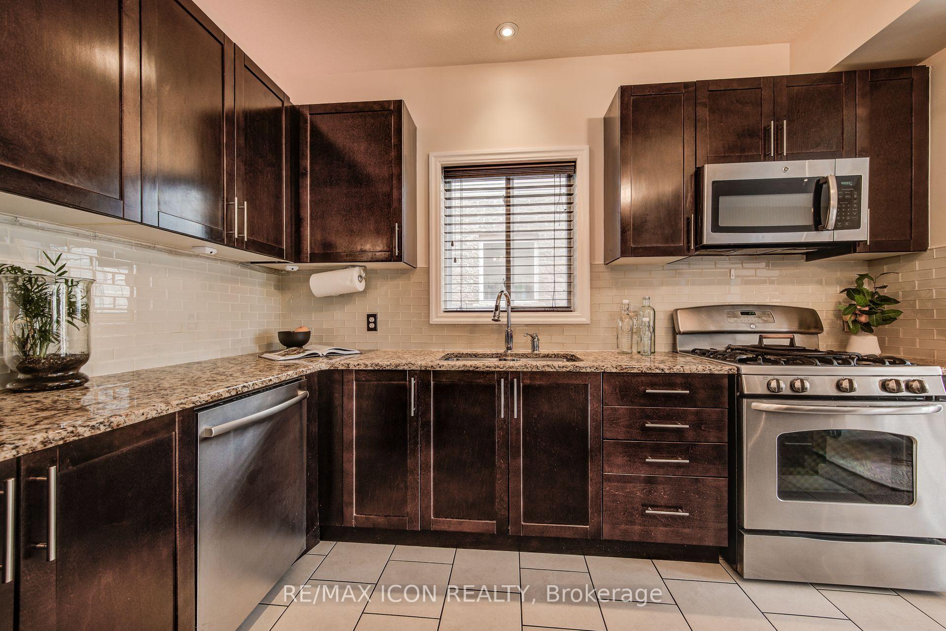 Photo 13 of 1428 Old Zeller Drive, Kitchener, Grand River South — HOMEH