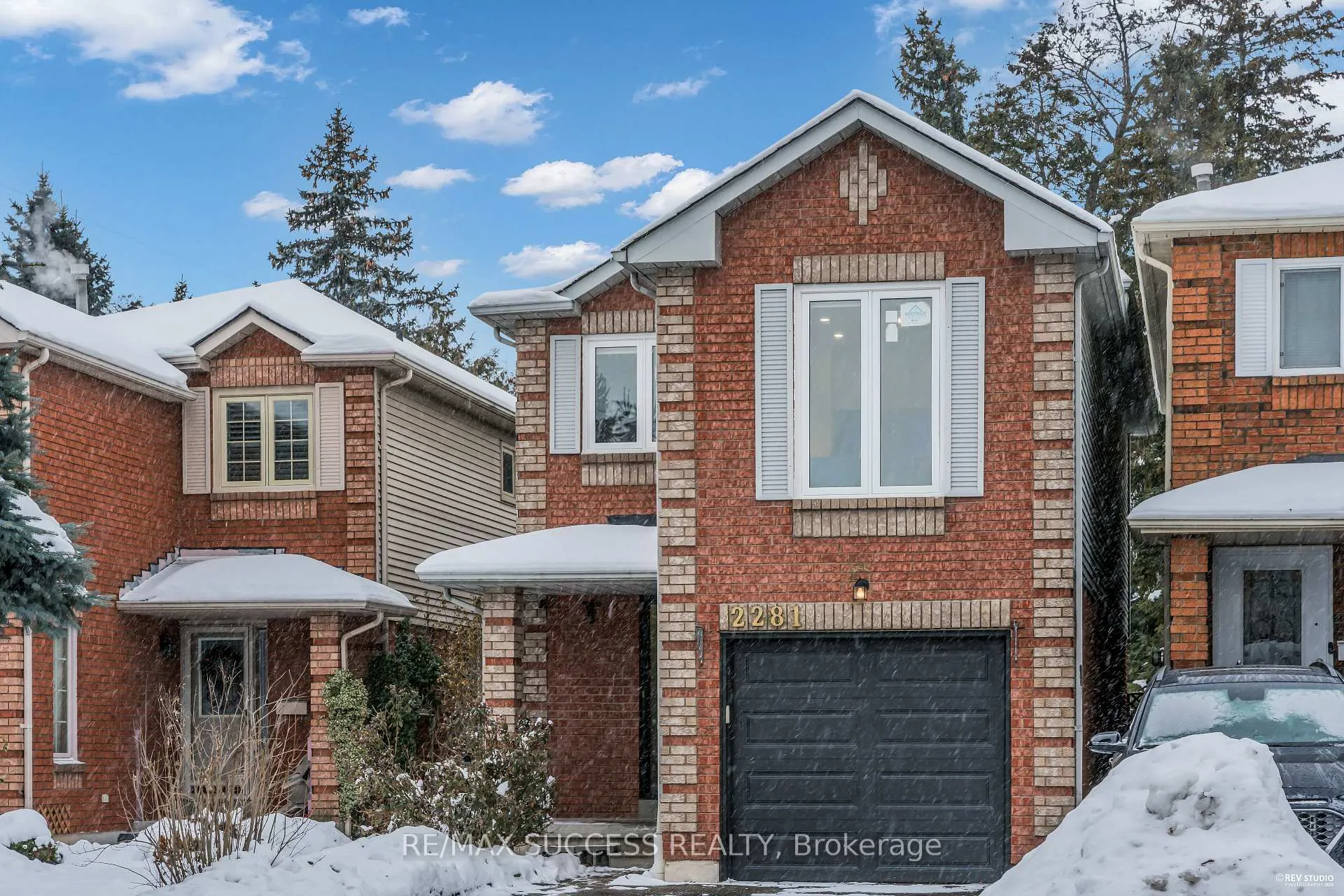 Photo 5 of 2281 Wildwood Crescent, Pickering, Brock Ridge — HOMEH