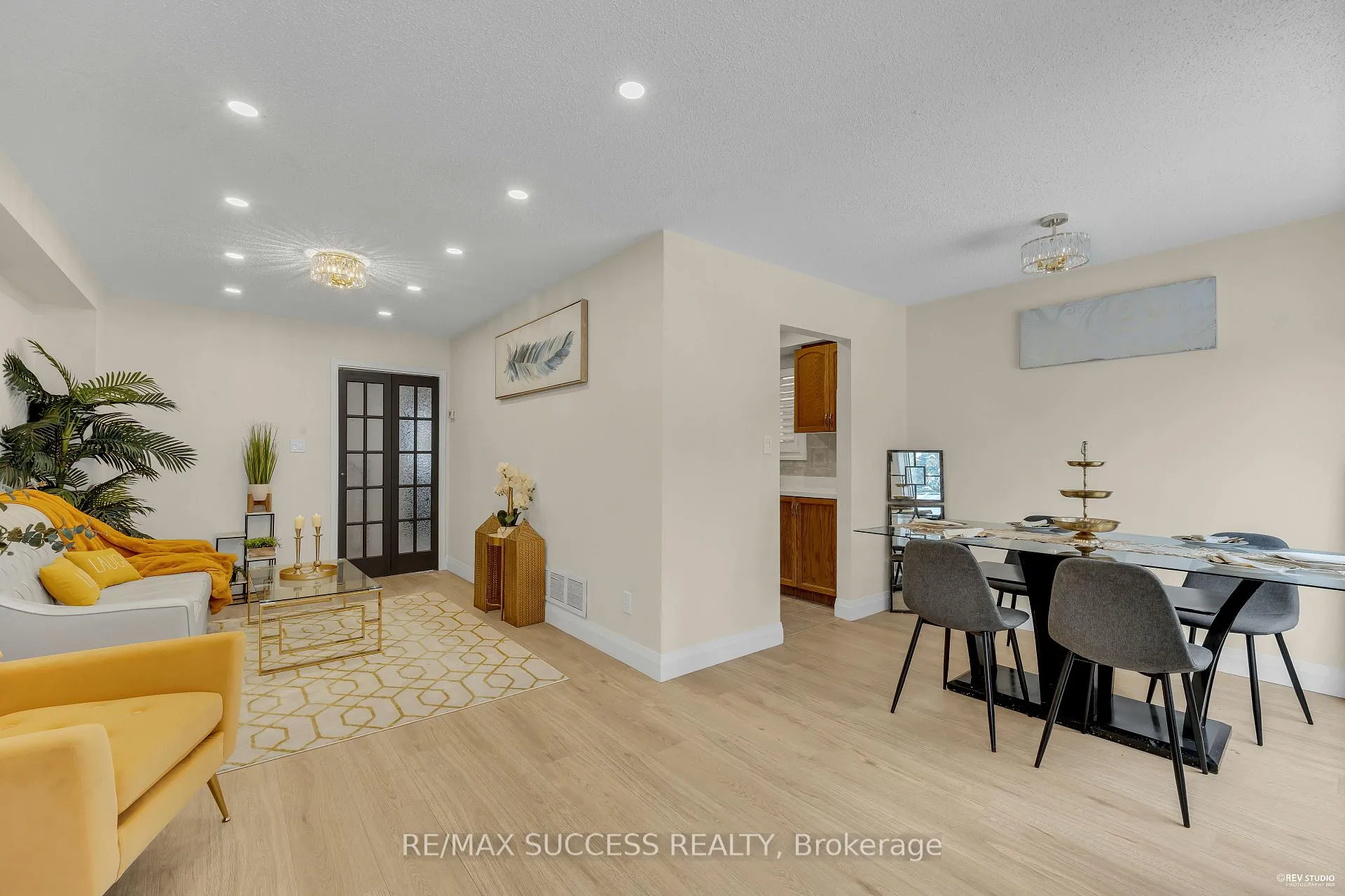 Photo 10 of 2281 Wildwood Crescent, Pickering, Brock Ridge — HOMEH