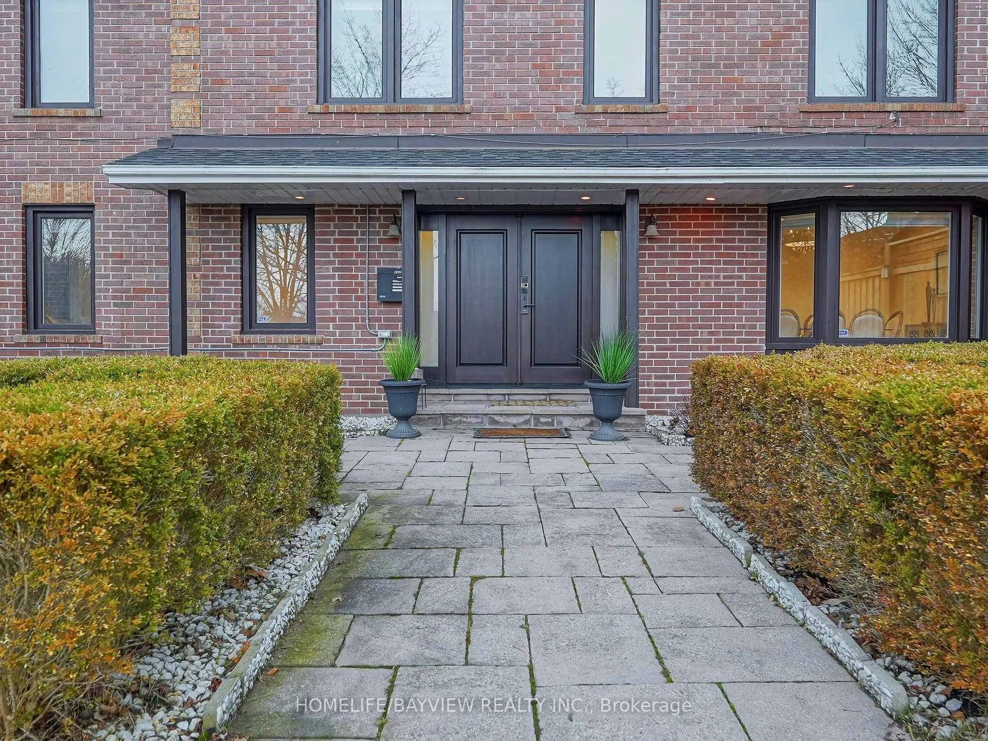 Photo 4 of 6 Tanjo Court, Vaughan, Crestwood-Springfarm-Yorkhill — HOMEH
