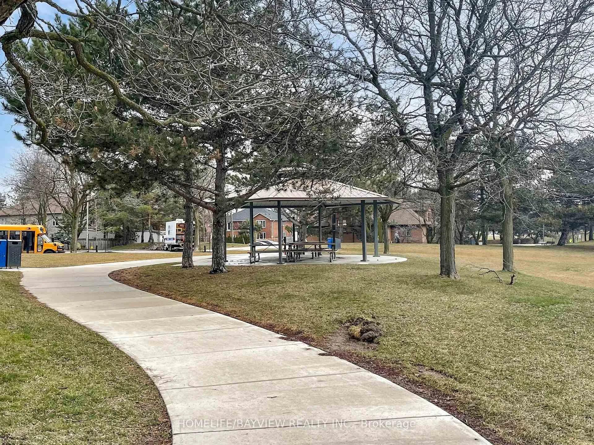 Photo 5 of 6 Tanjo Court, Vaughan, Crestwood-Springfarm-Yorkhill — HOMEH
