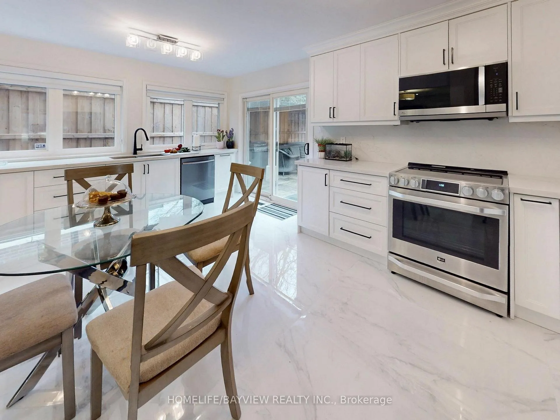 Photo 21 of 6 Tanjo Court, Vaughan, Crestwood-Springfarm-Yorkhill — HOMEH
