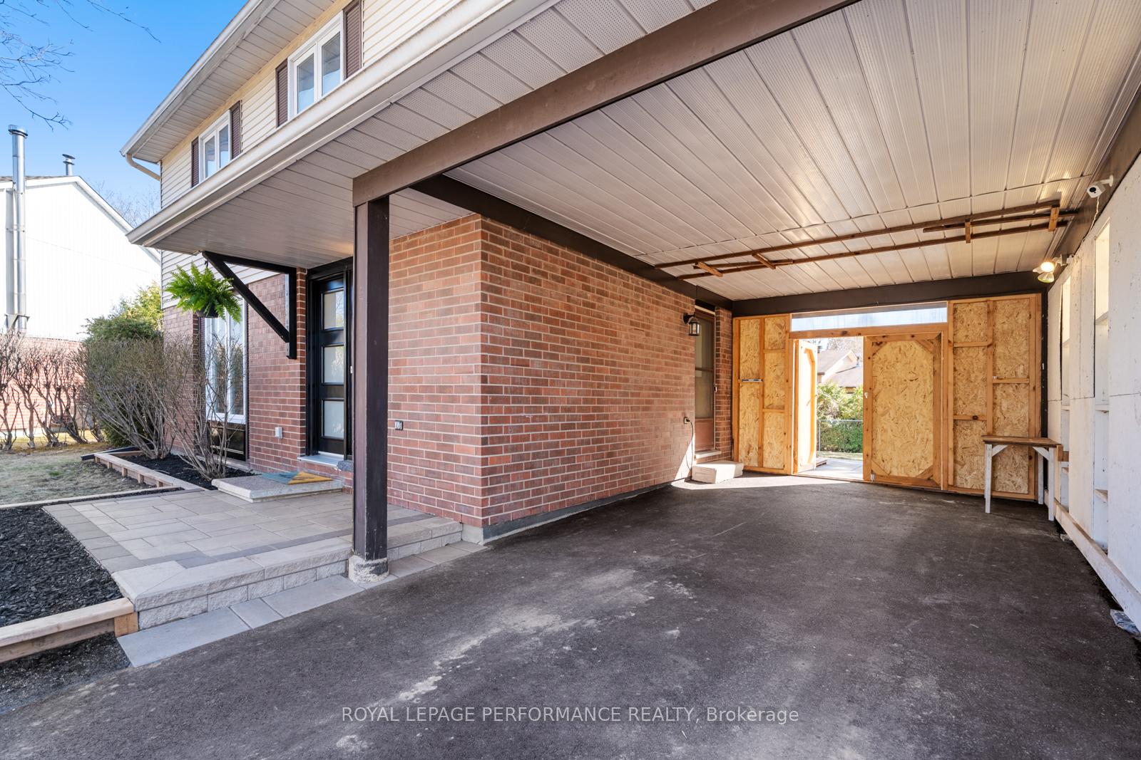 Photo 3 of 140 Oakburn Road, Ottawa, Kanata - Glencairn/Hazeldean — HOMEH