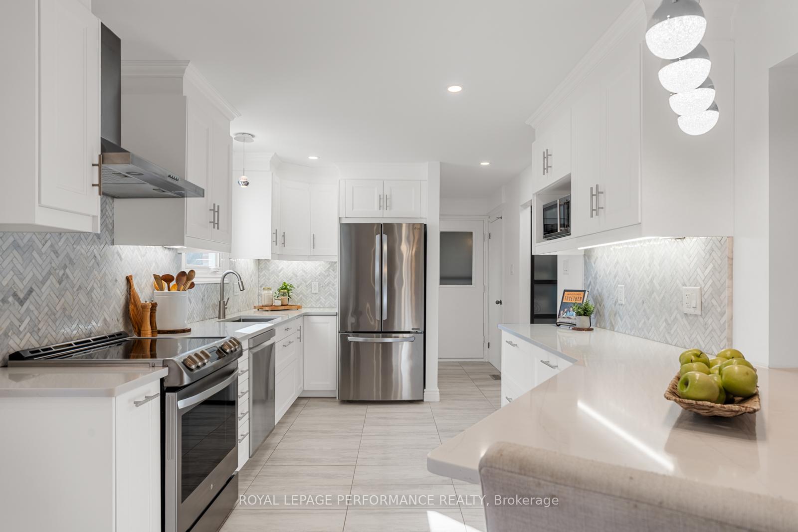 Photo 11 of 140 Oakburn Road, Ottawa, Kanata - Glencairn/Hazeldean — HOMEH