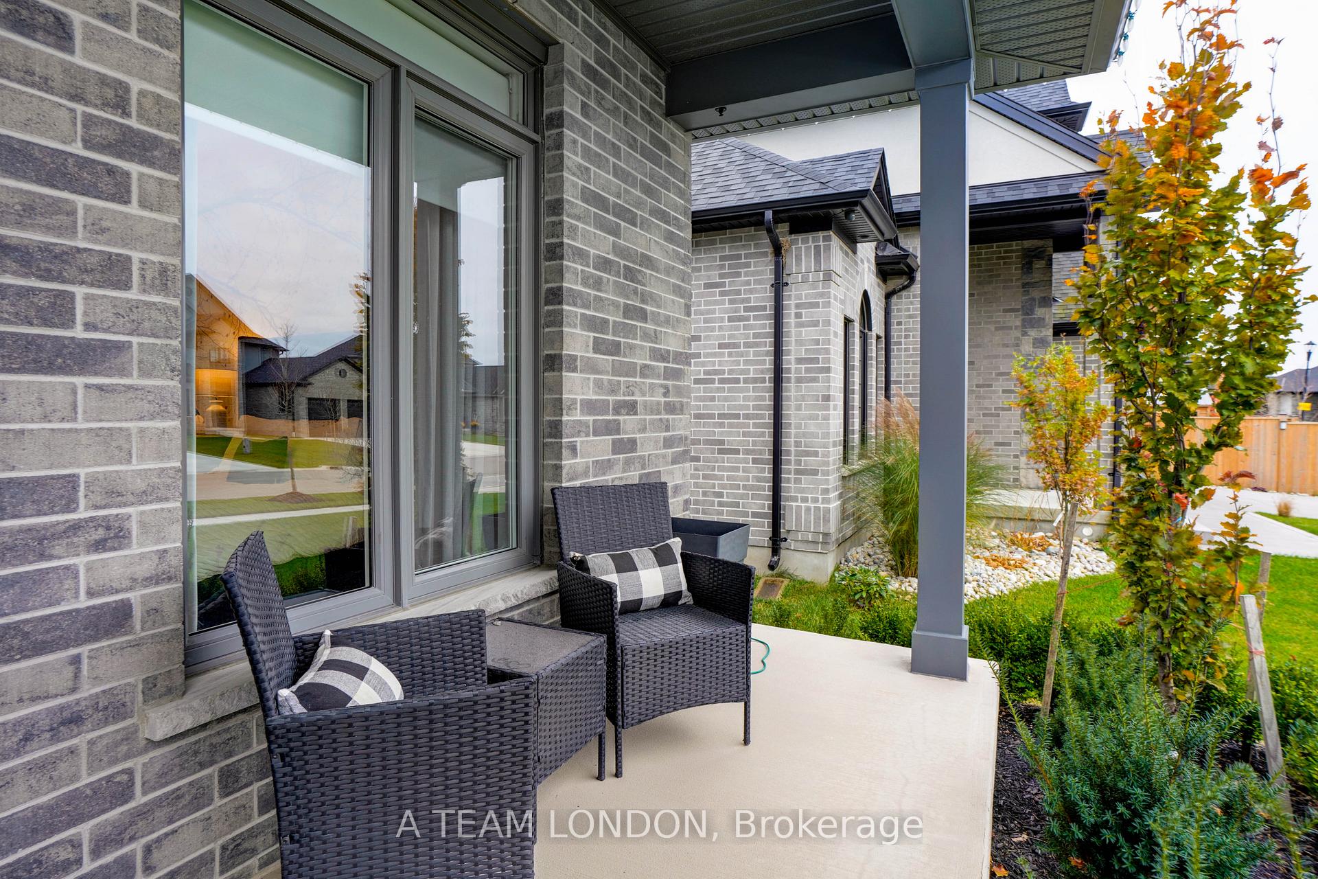 Photo 2 of 18 Arrowwood Path, Middlesex Centre, Ilderton — HOMEH