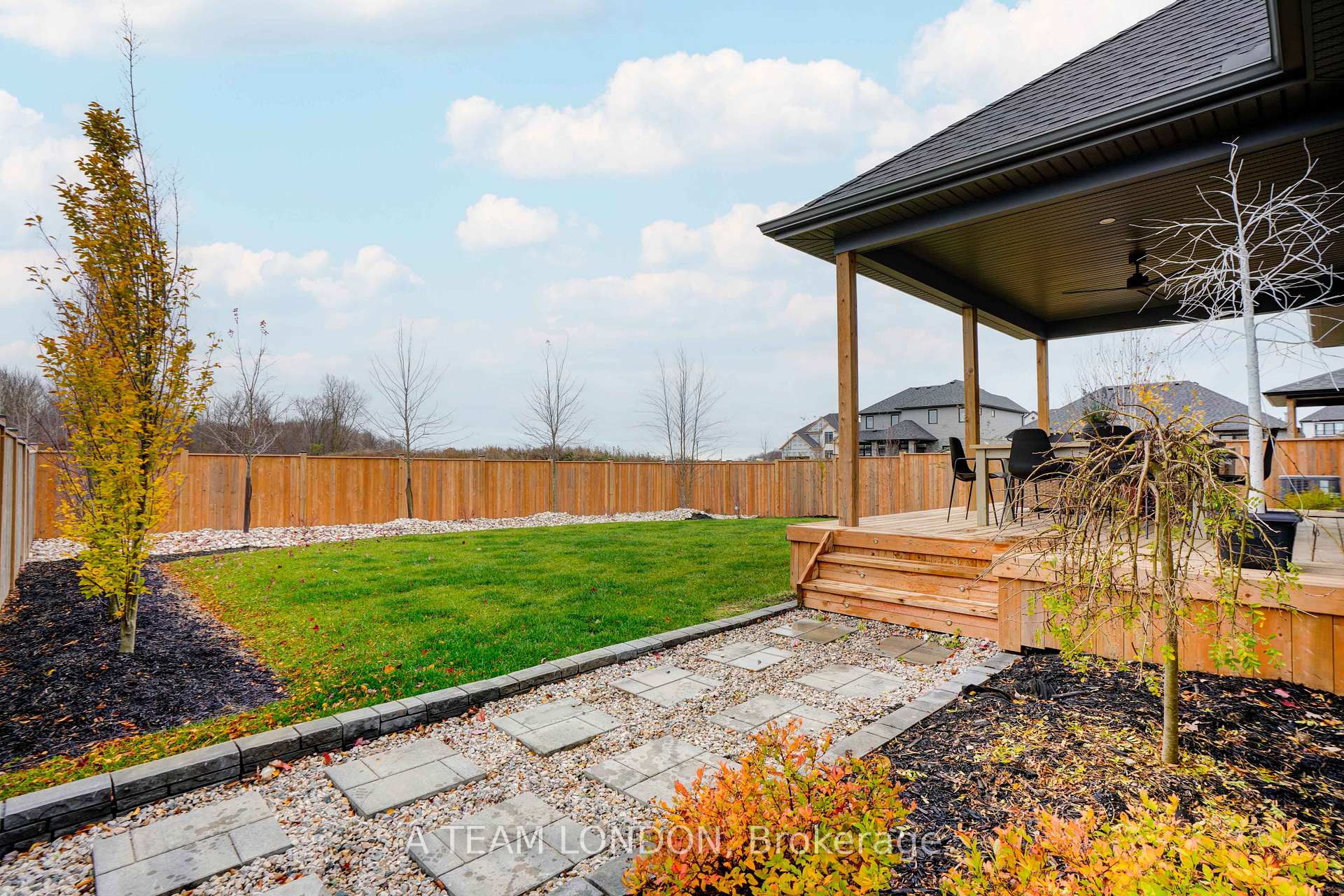 Photo 33 of 18 Arrowwood Path, Middlesex Centre, Ilderton — HOMEH