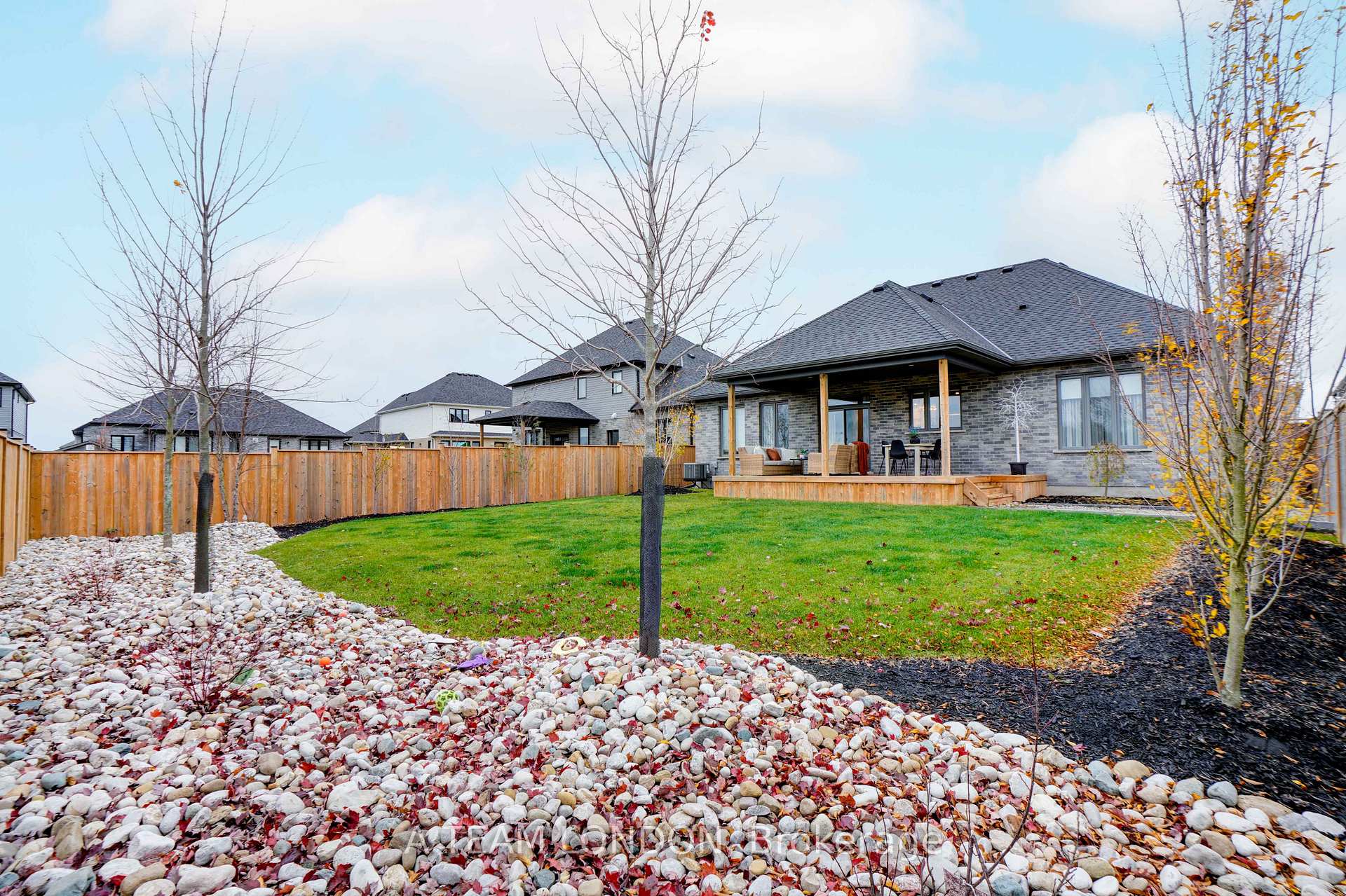 Photo 35 of 18 Arrowwood Path, Middlesex Centre, Ilderton — HOMEH
