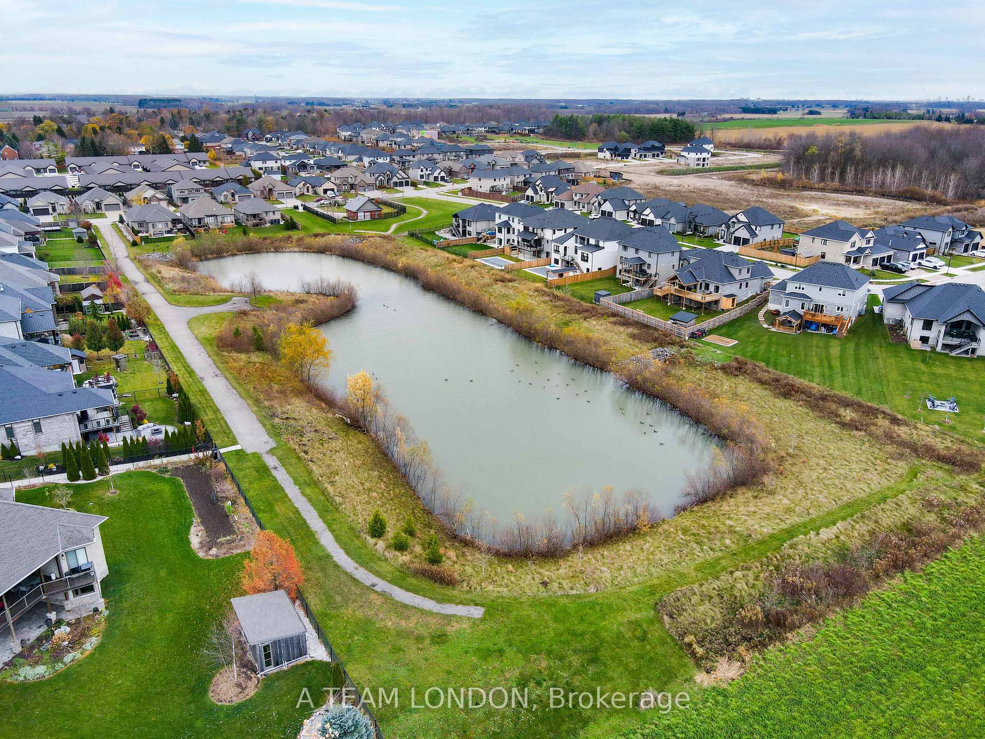Photo 36 of 18 Arrowwood Path, Middlesex Centre, Ilderton — HOMEH