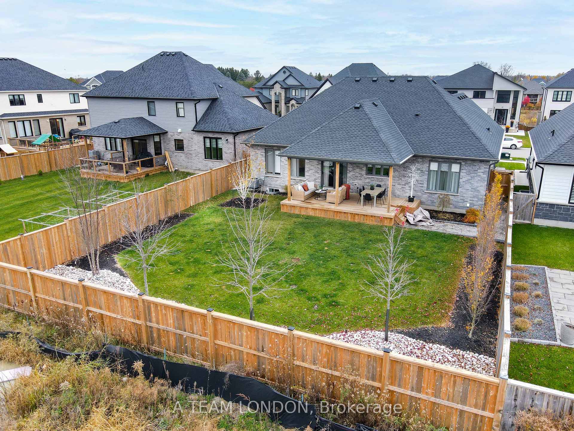 Photo 38 of 18 Arrowwood Path, Middlesex Centre, Ilderton — HOMEH