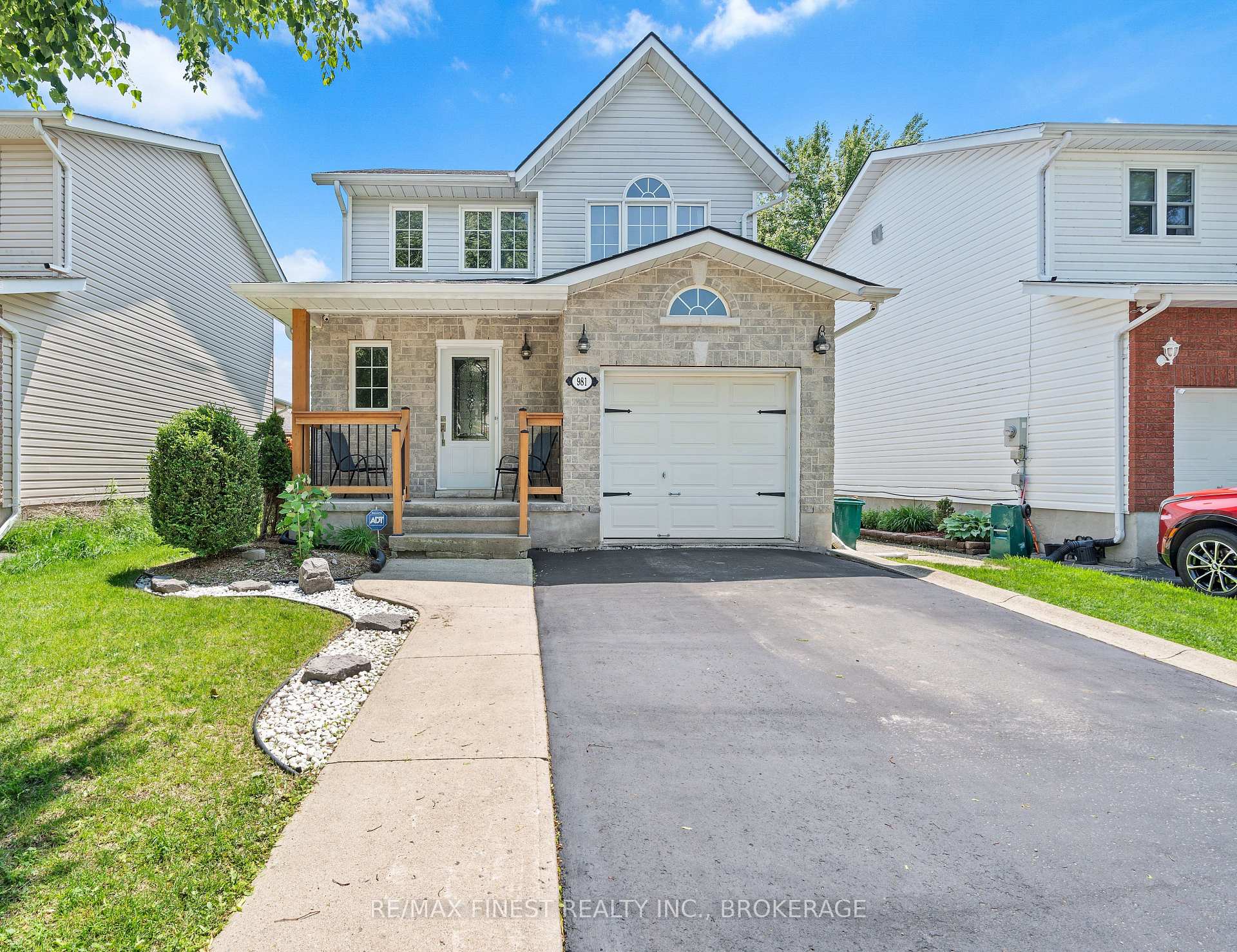 Photo 1 of 981 Rainbow Crescent, Kingston, Kingston East (Incl Barret Crt) — HOMEH