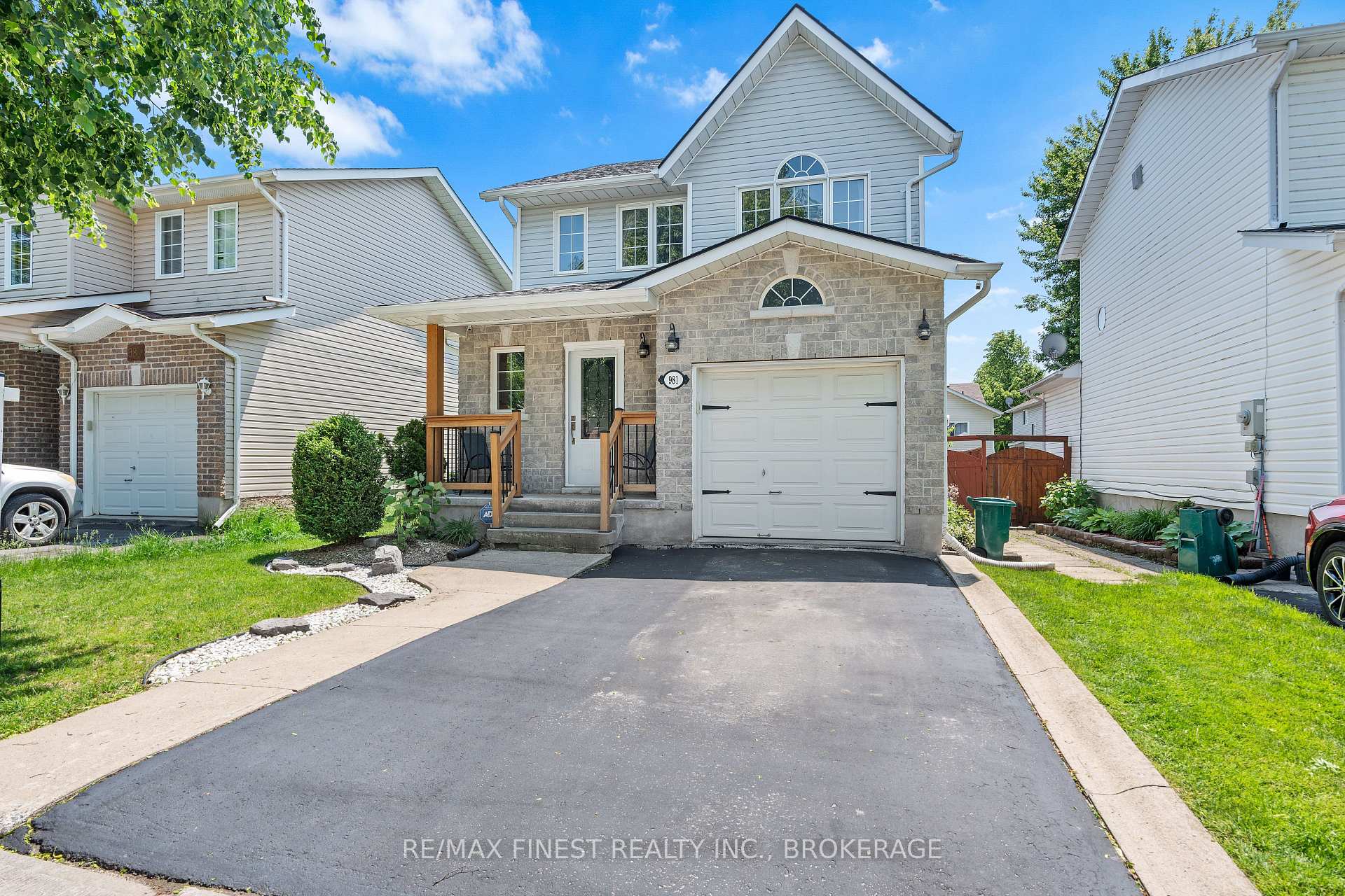 Photo 2 of 981 Rainbow Crescent, Kingston, Kingston East (Incl Barret Crt) — HOMEH