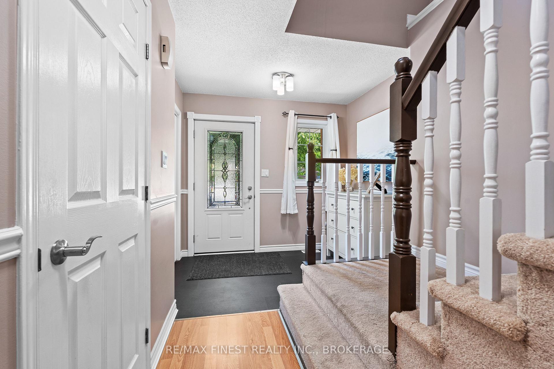 Photo 4 of 981 Rainbow Crescent, Kingston, Kingston East (Incl Barret Crt) — HOMEH