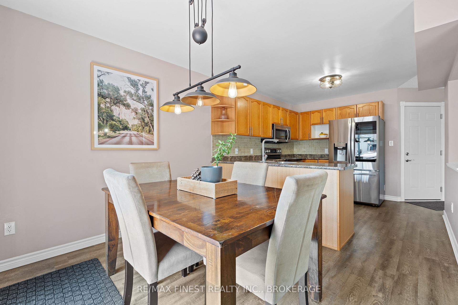 Photo 11 of 981 Rainbow Crescent, Kingston, Kingston East (Incl Barret Crt) — HOMEH
