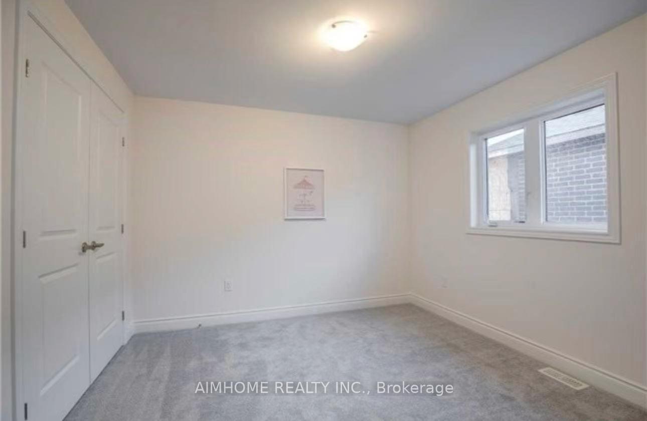 Photo 10 of 15 Morrison Drive, Hamilton, Meadowlands — HOMEH