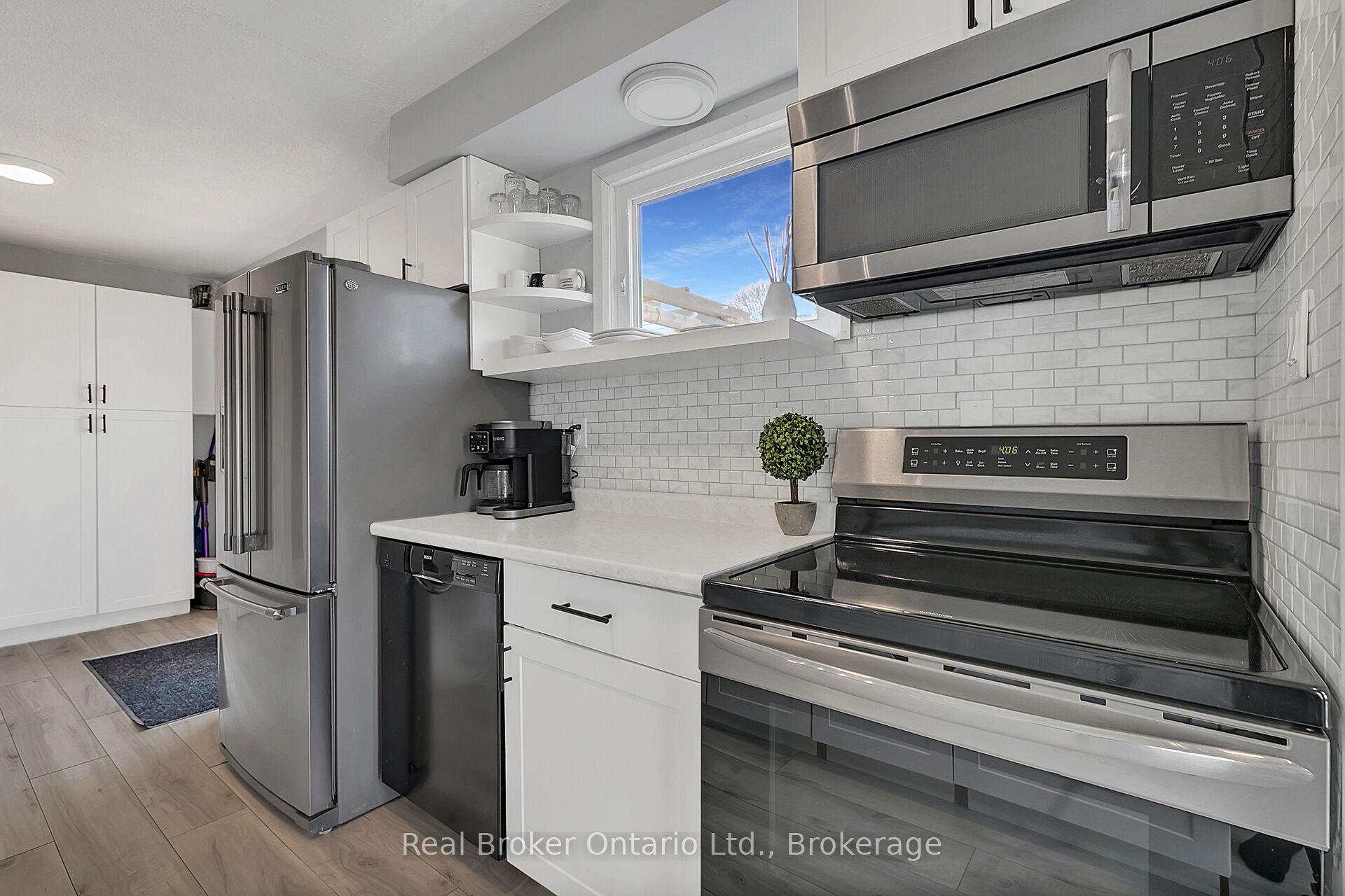 Photo 7 of 247 Heritage Drive, Kitchener — HOMEH
