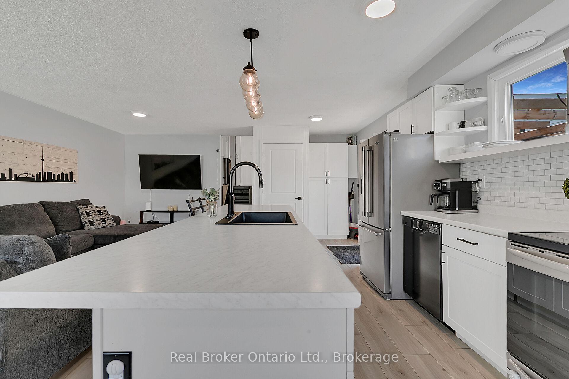Photo 8 of 247 Heritage Drive, Kitchener — HOMEH