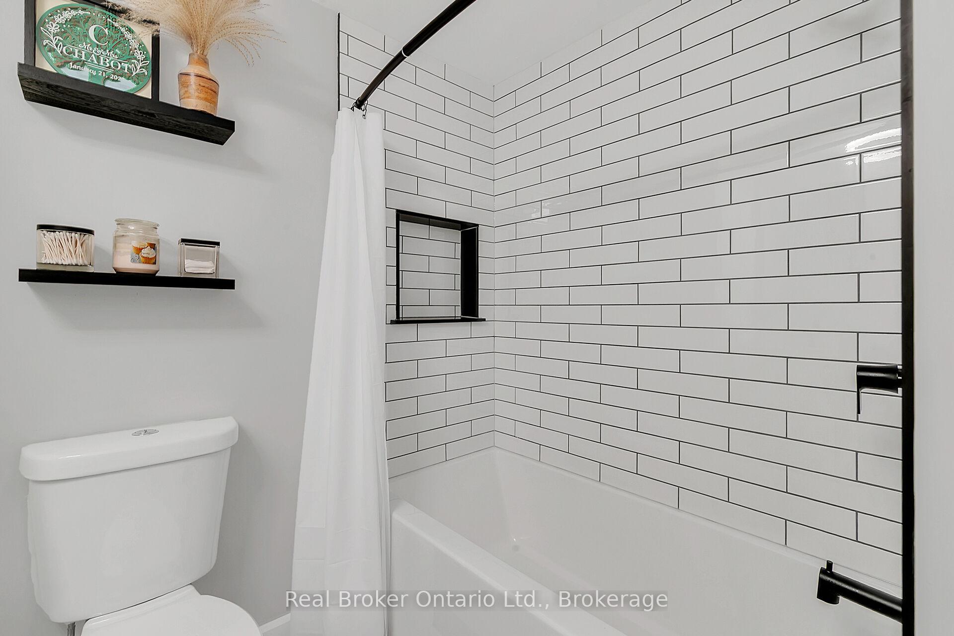 Photo 13 of 247 Heritage Drive, Kitchener — HOMEH