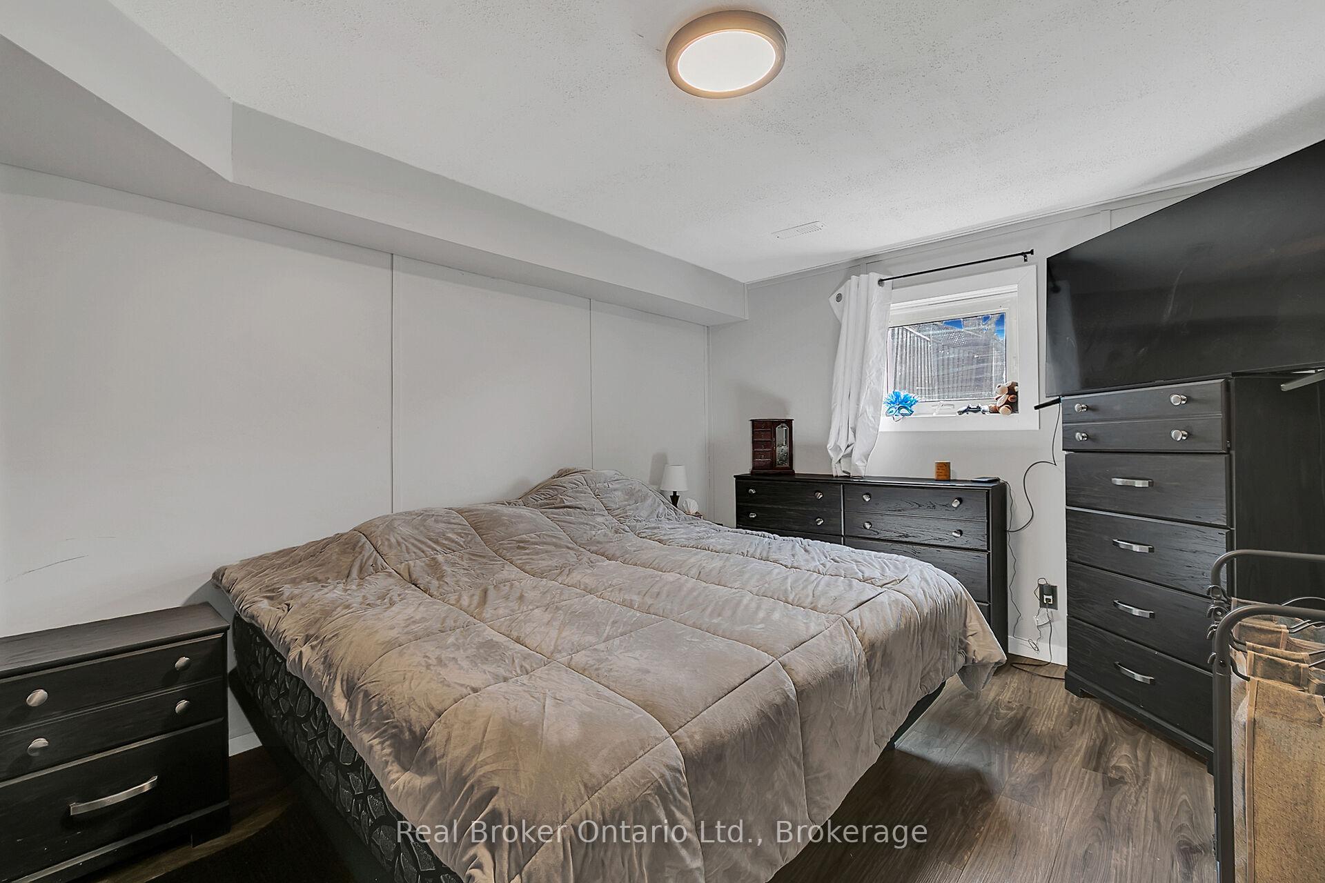 Photo 20 of 247 Heritage Drive, Kitchener — HOMEH