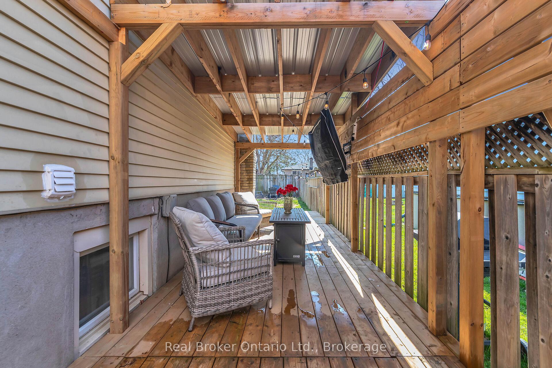 Photo 25 of 247 Heritage Drive, Kitchener — HOMEH