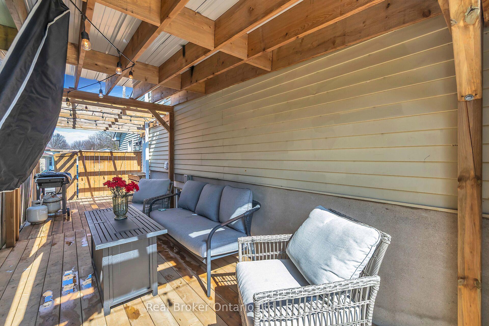 Photo 26 of 247 Heritage Drive, Kitchener — HOMEH