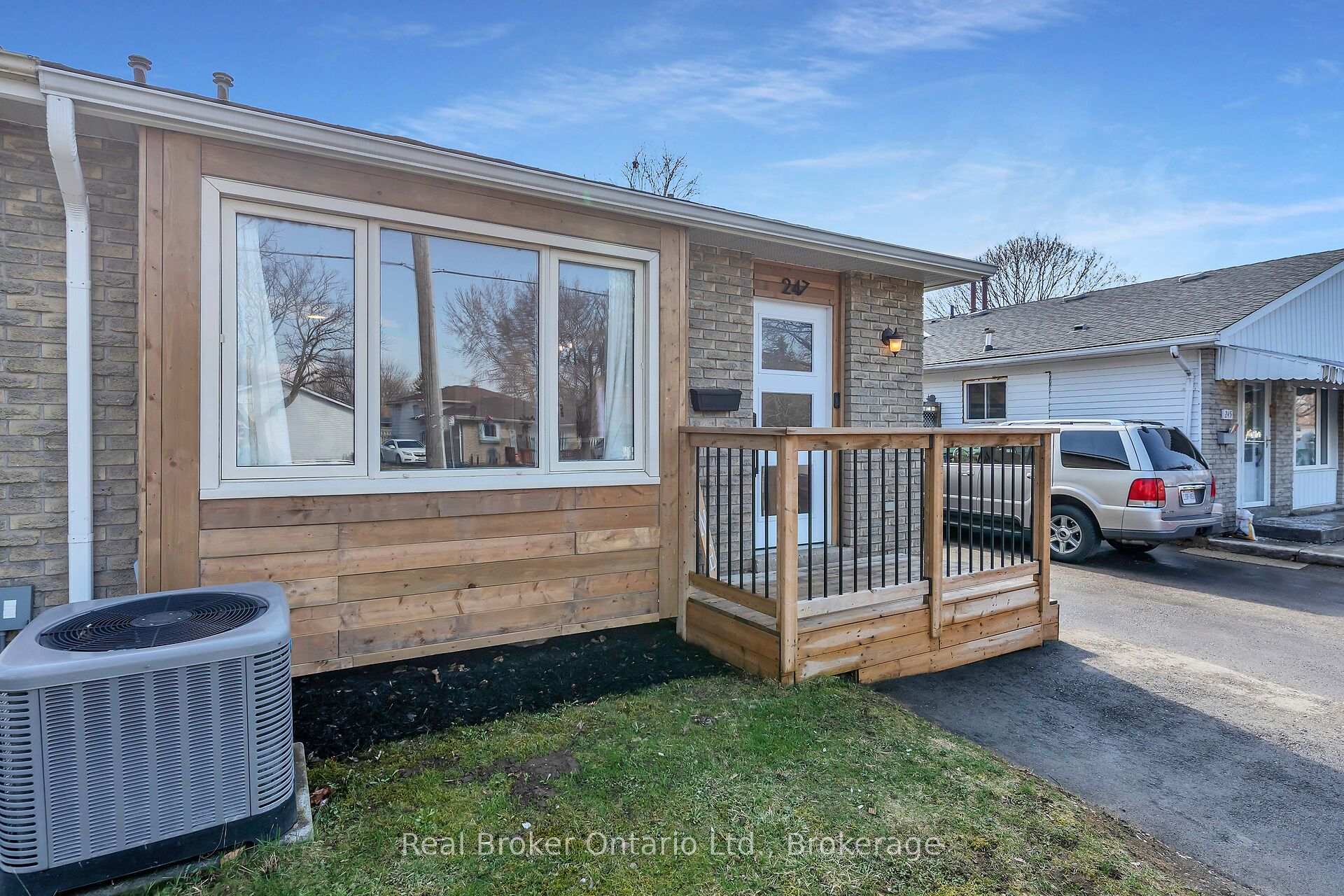 Photo 30 of 247 Heritage Drive, Kitchener — HOMEH