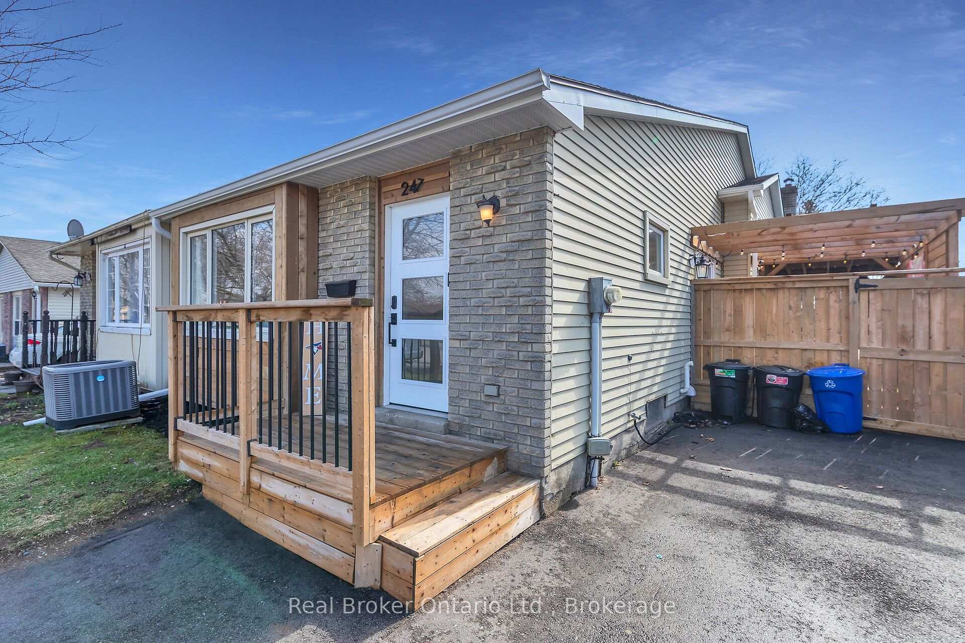 Photo 31 of 247 Heritage Drive, Kitchener — HOMEH