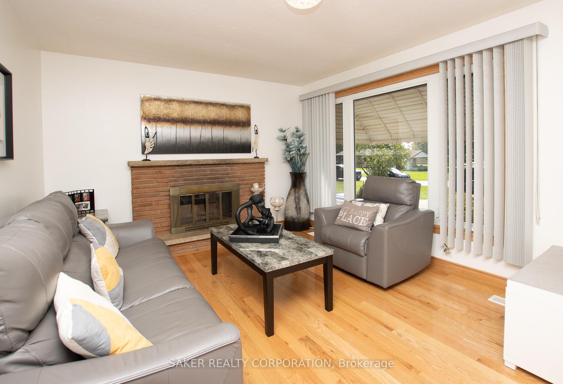 Photo 8 of 61 Delaware Street S, Middlesex Centre, Komoka — HOMEH