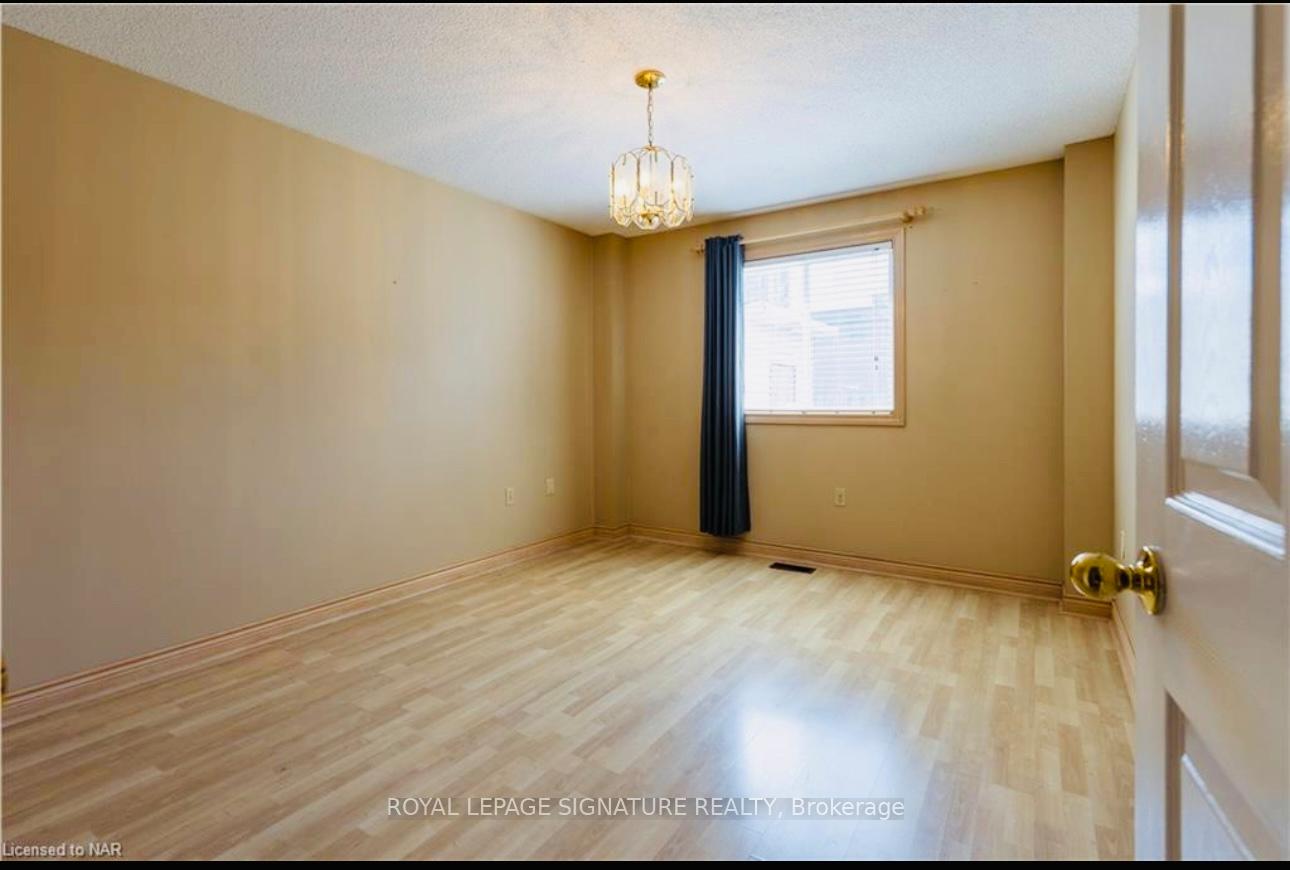 Photo 13 of 465 Berkindale Drive, Hamilton, Riverdale — HOMEH
